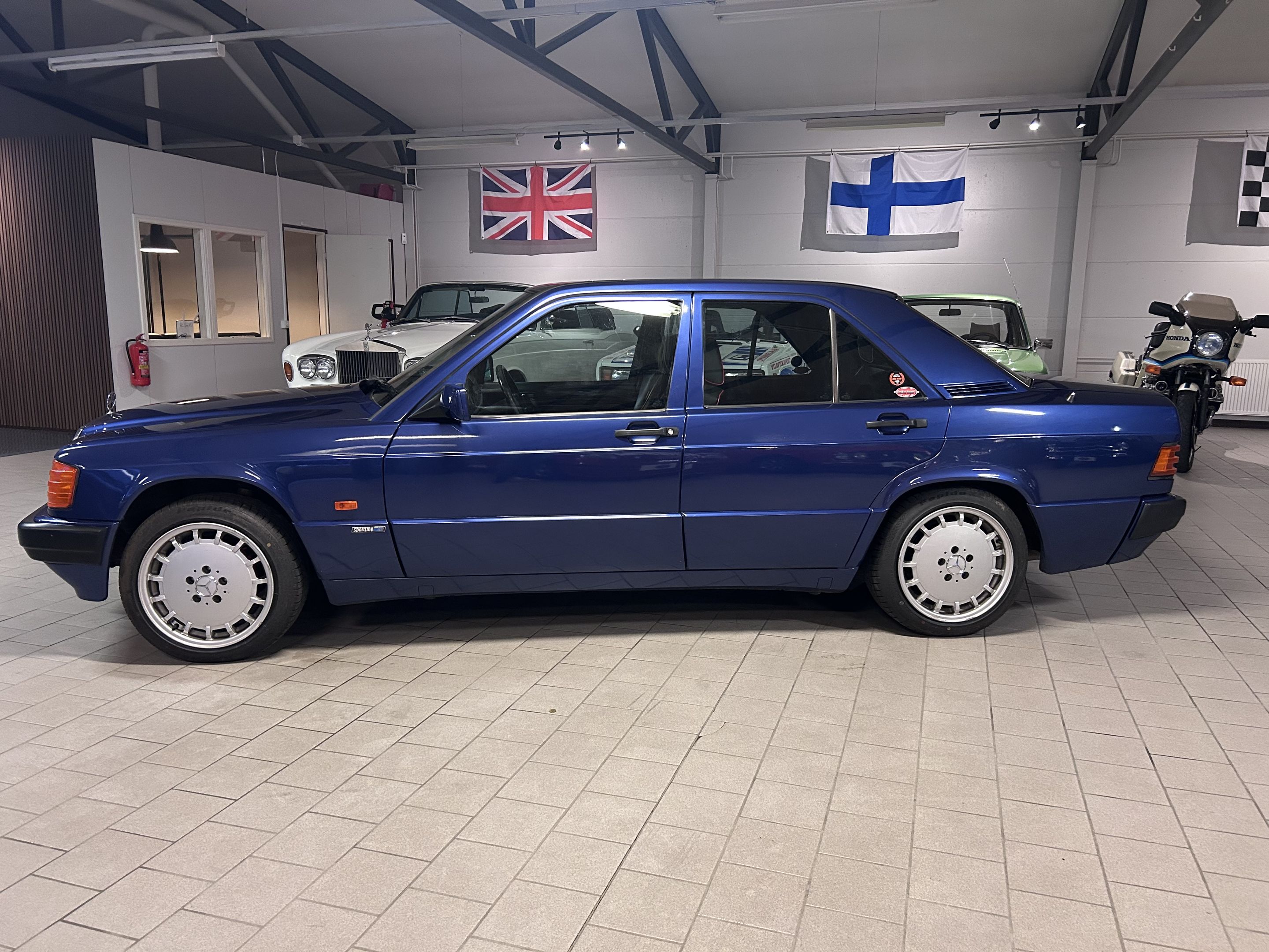 Mercedes-Benz W201 Azzuro, foto 2
