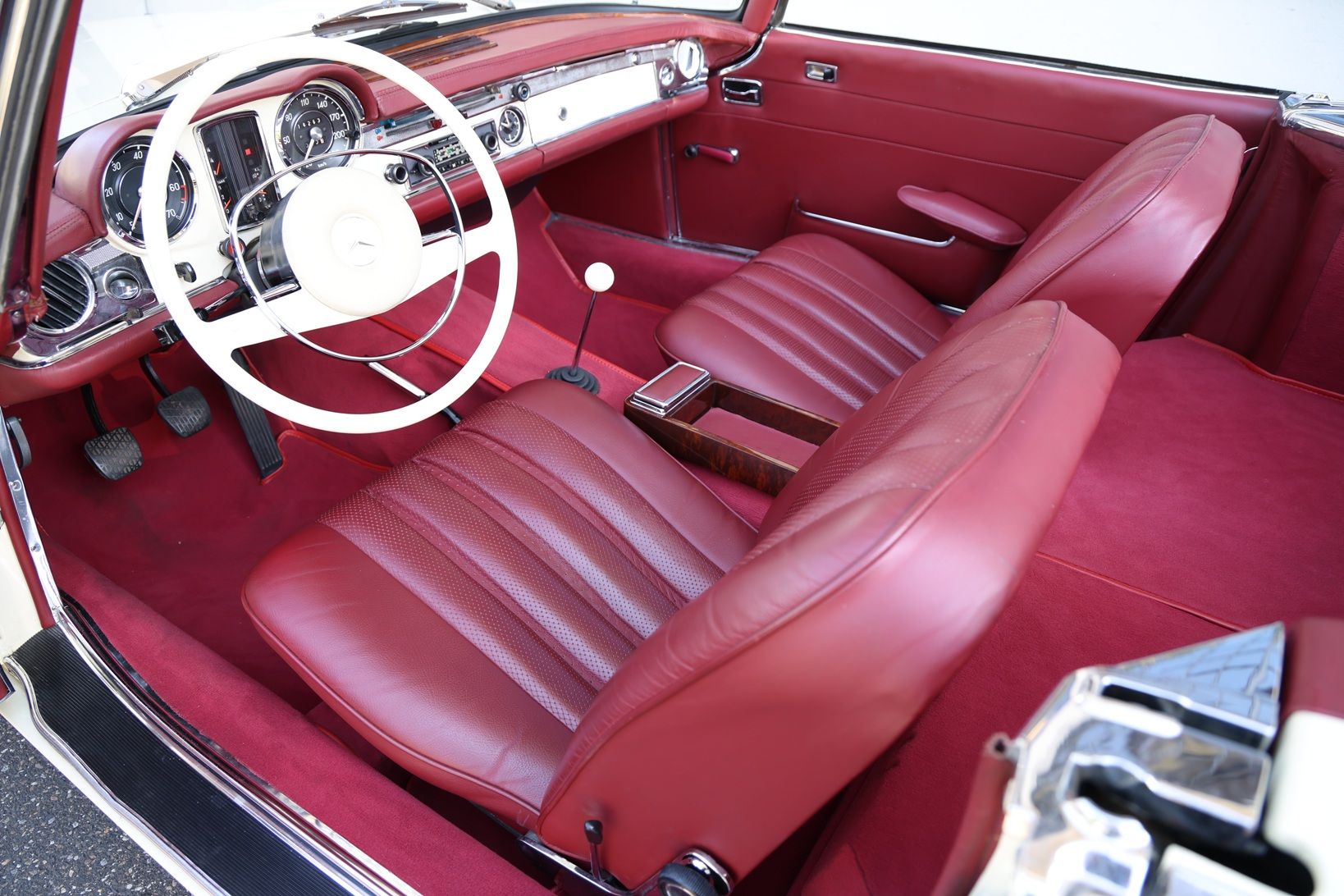 Mercedes-Benz 280 SL Pagode LHD, foto 3