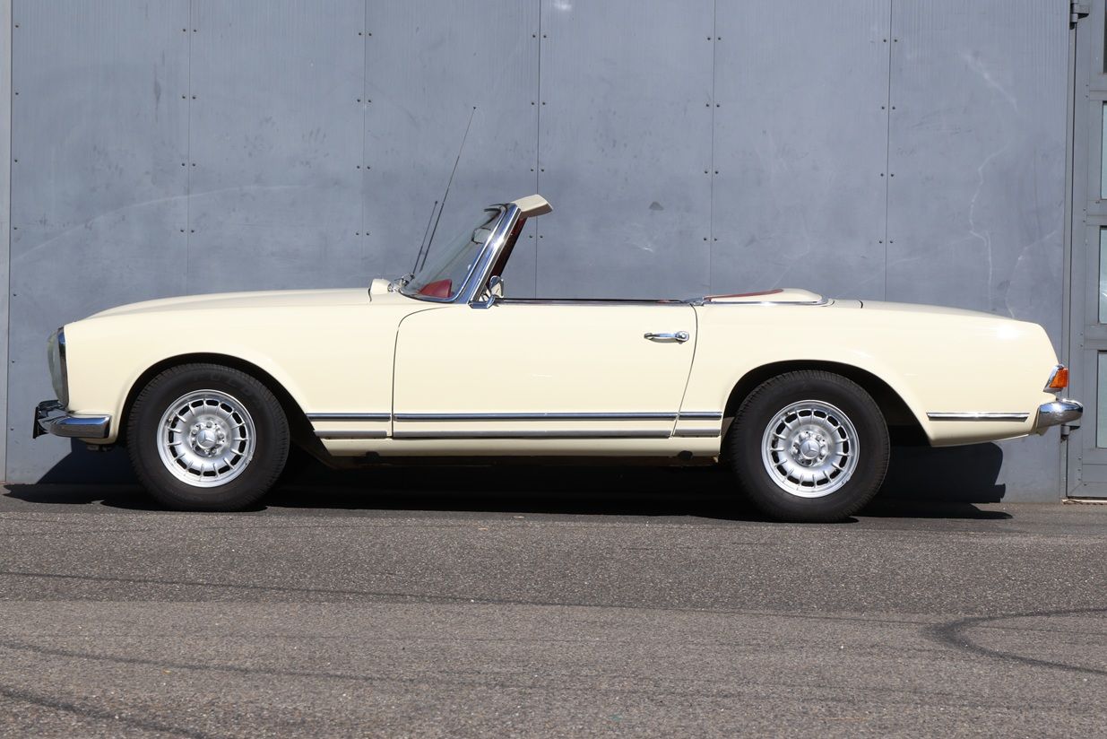 Mercedes-Benz 280 SL Pagode LHD, foto 12