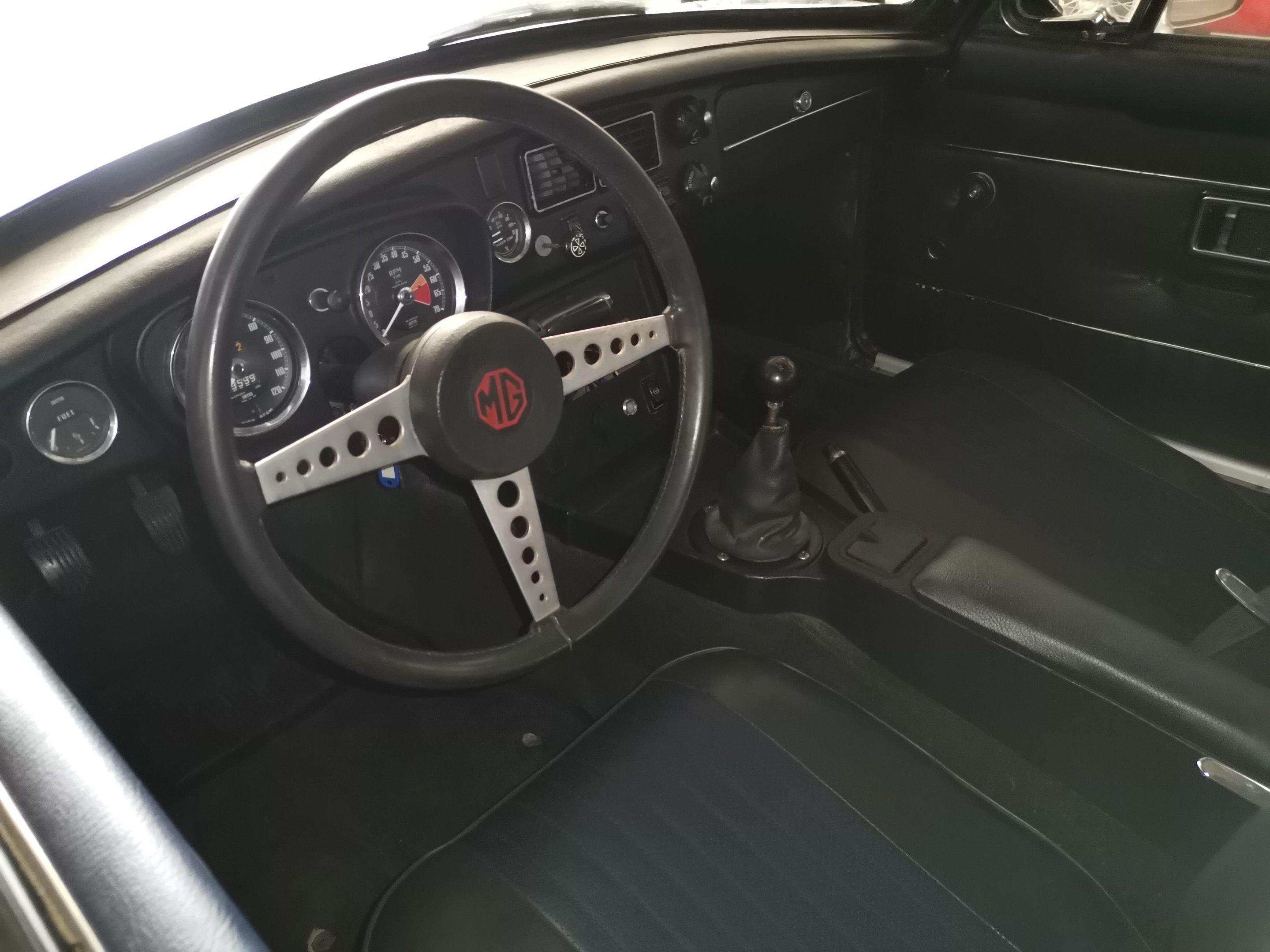 MGB GT, foto 2