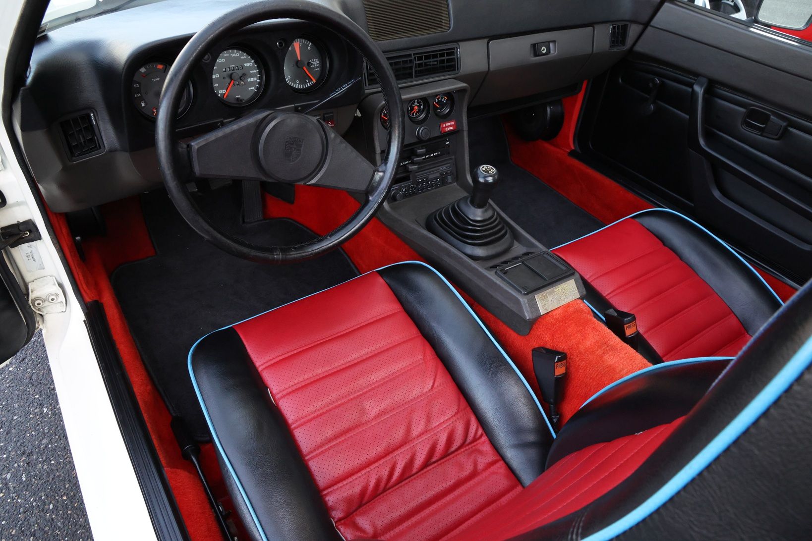Porsche 924 Targa "Martini" LHD, foto 3