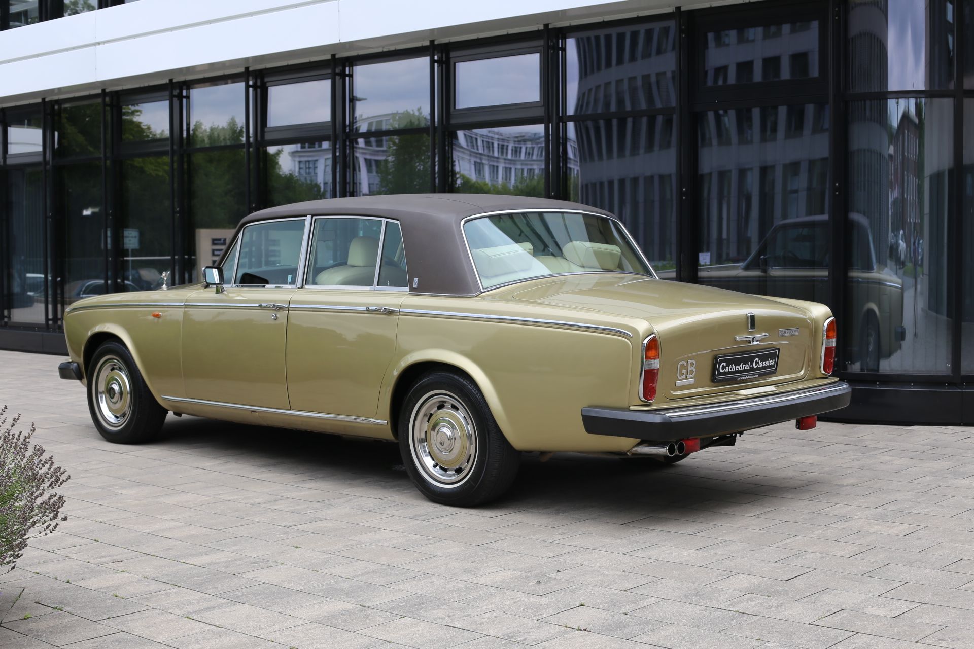 A luxurious Rolls Royce Silver Shadow II, foto 6