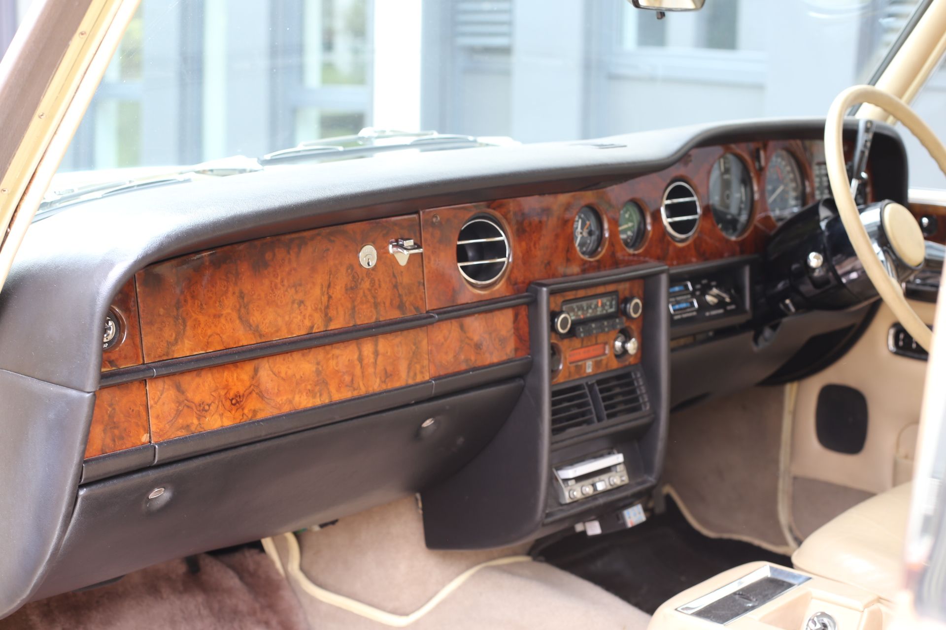 A luxurious Rolls Royce Silver Shadow II, foto 3