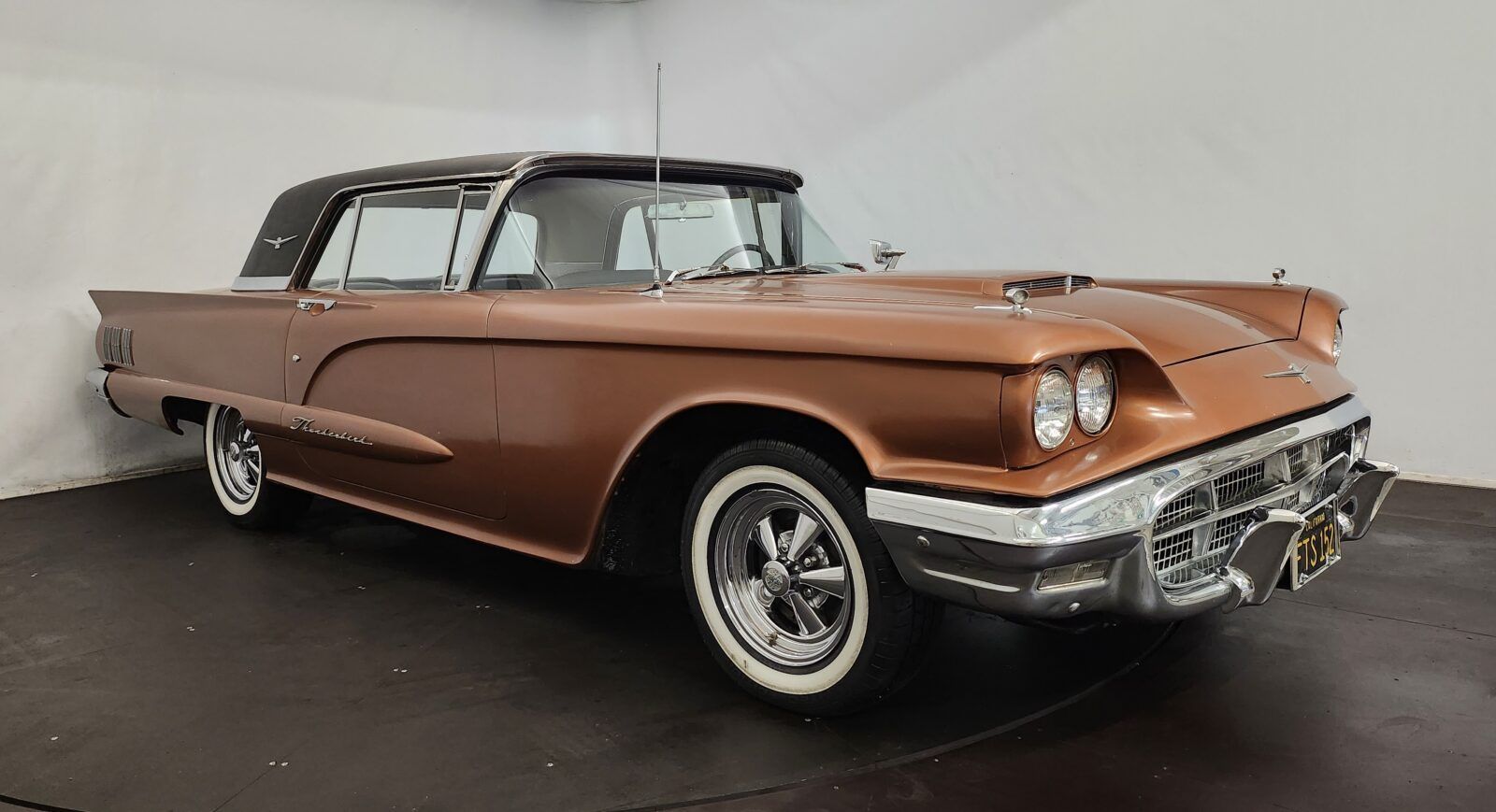 1960 Ford Thunderbird, foto 1