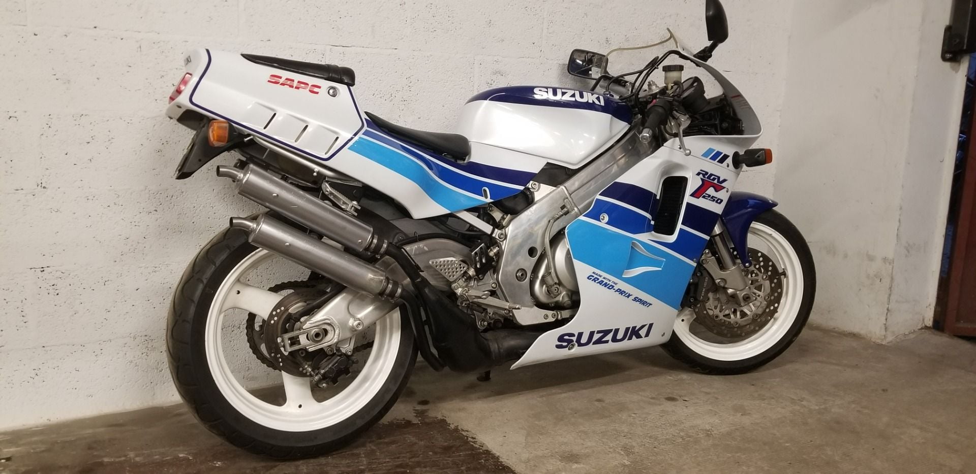 F3 Rgv 1991 Suzuki RGV 250 à vendre - moto ancienne de collection