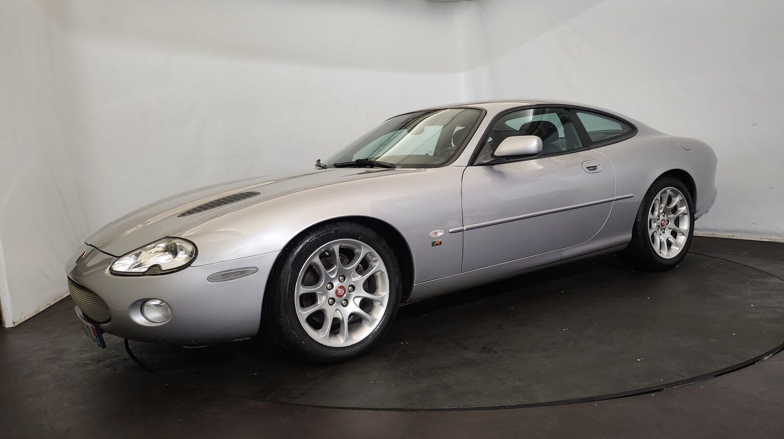 2001 Jaguar XKR, foto 2