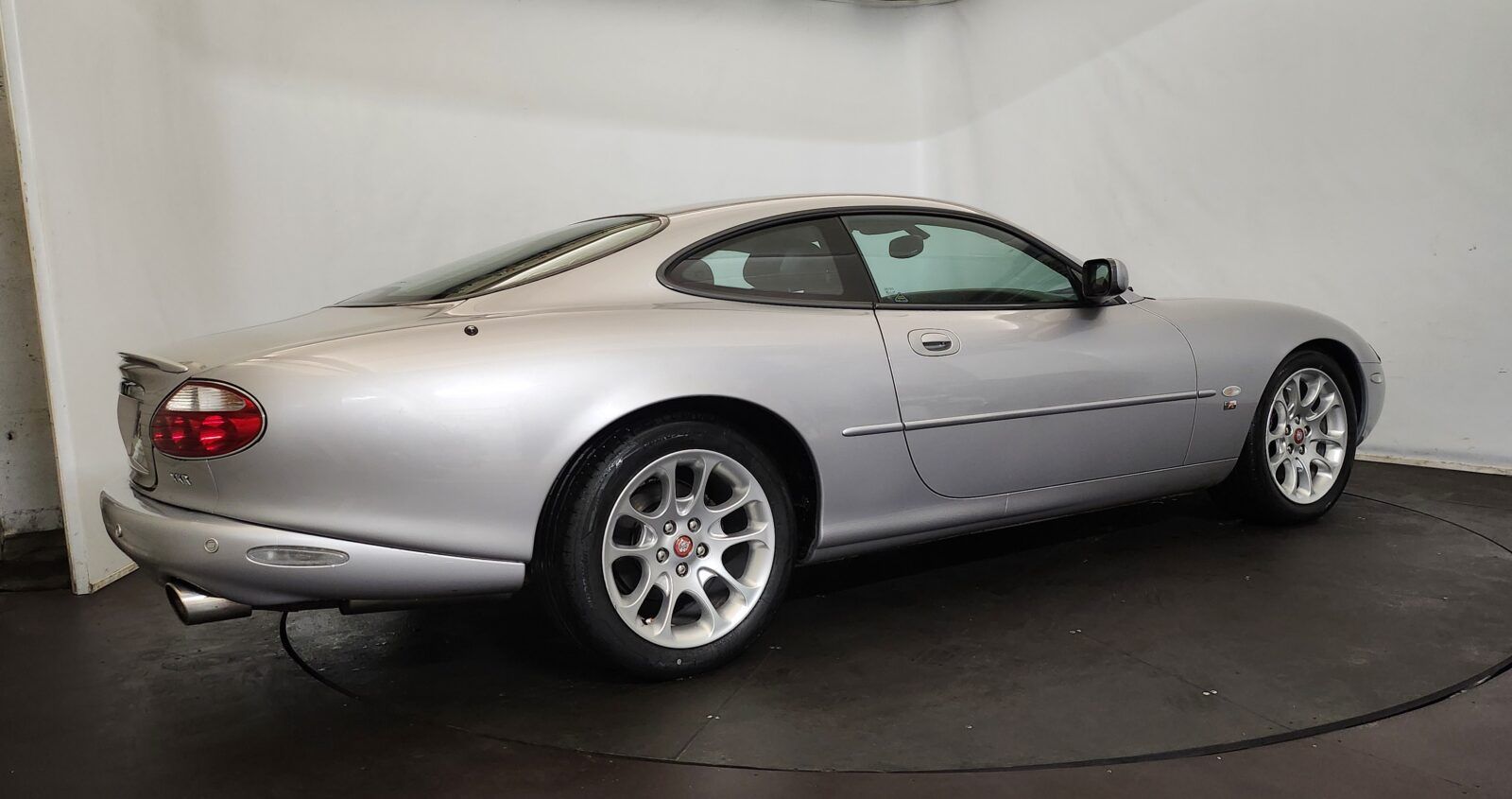 2001 Jaguar XKR, foto 4