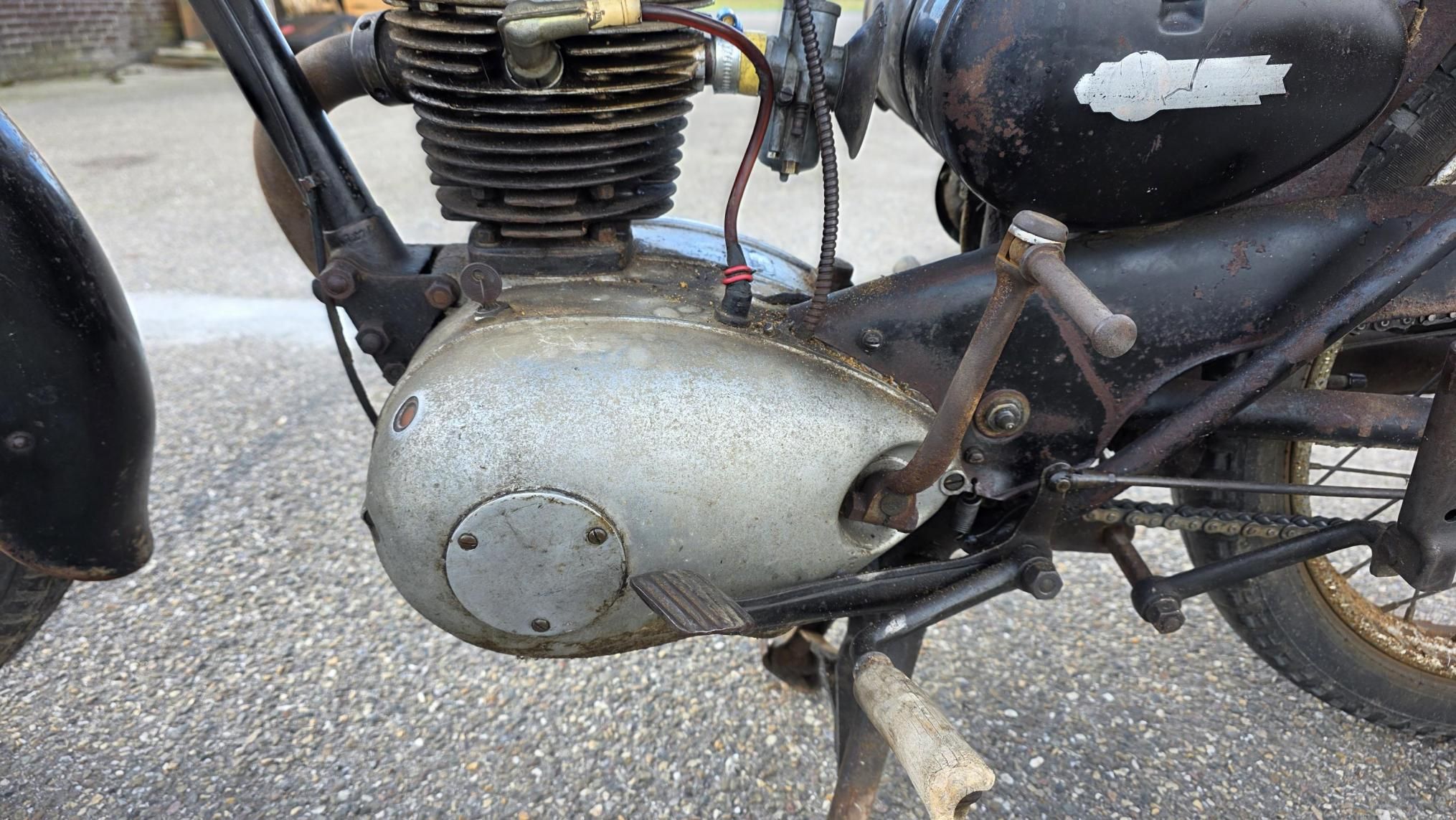 1952 Magnat Debon M4TD 125cc ohv, foto 3