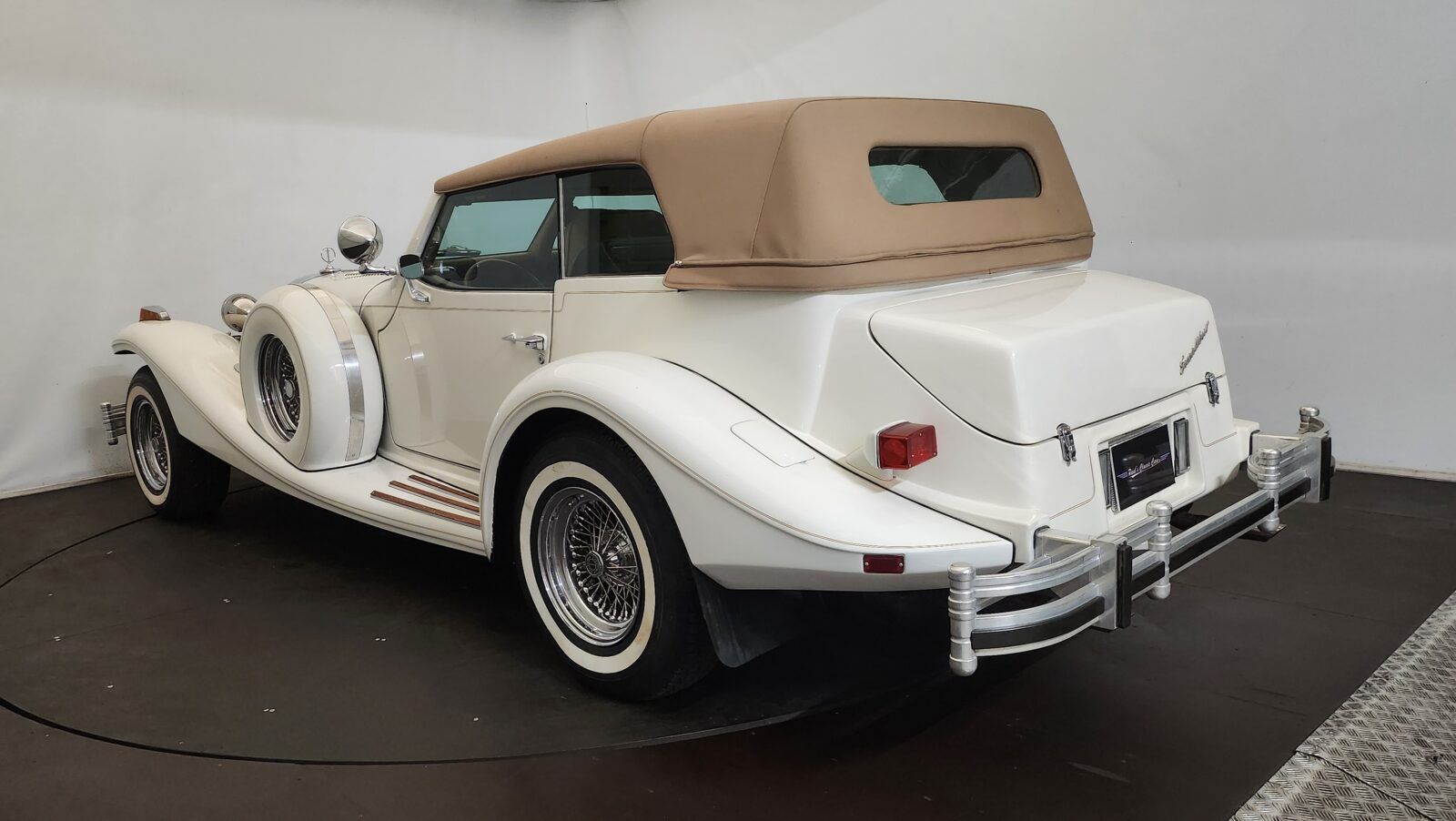 1981 Excalibur Phaeton Series IV, foto 3