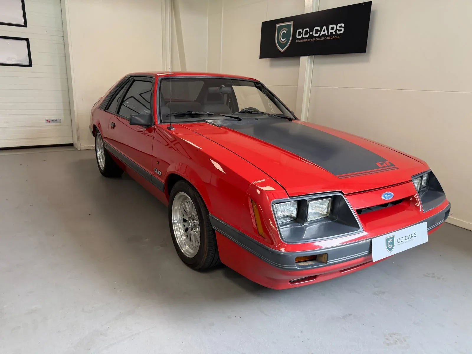 1985 Ford Mustang GT Fastback, foto 1