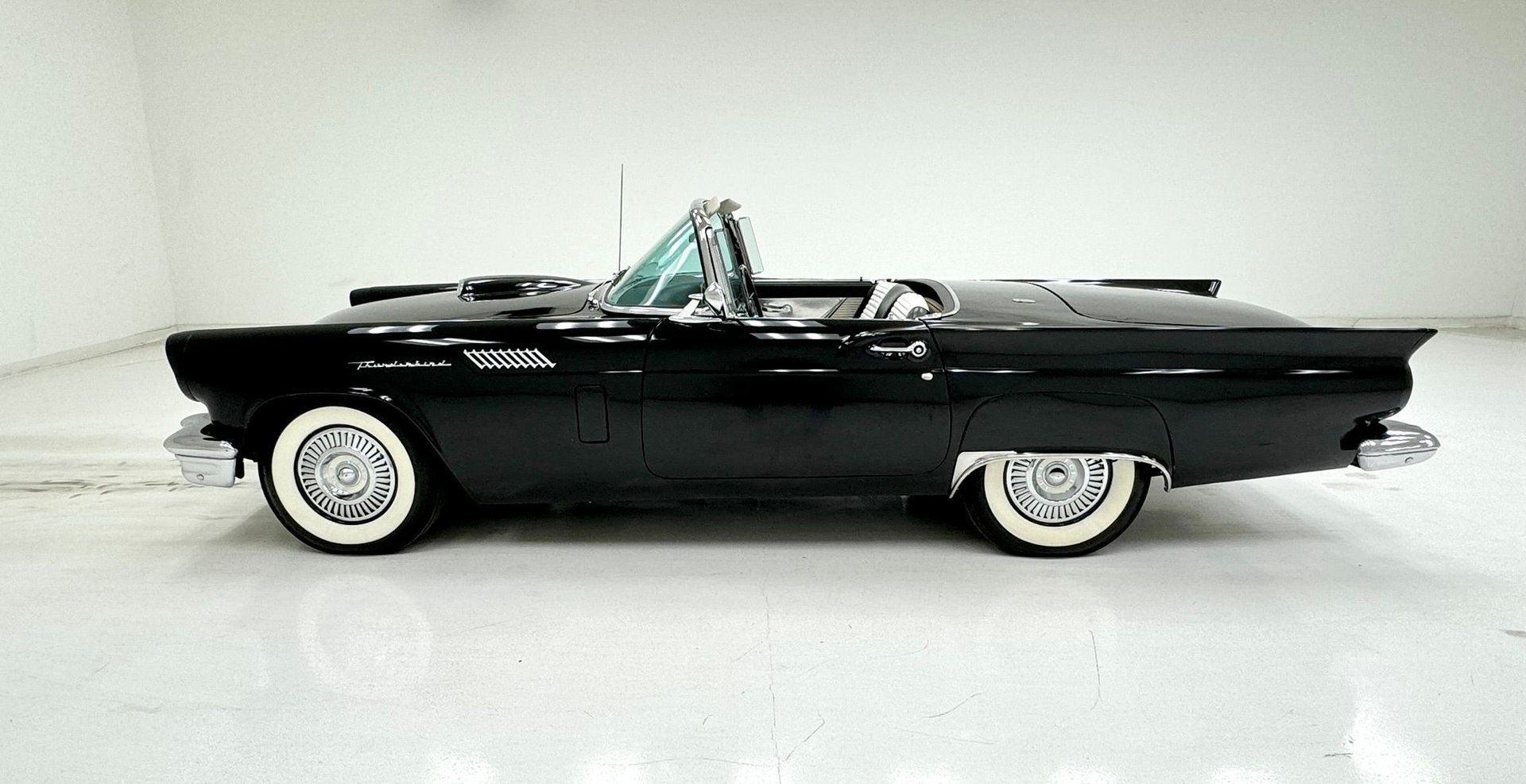 1957 Ford Thunderbird Roadster, foto 3