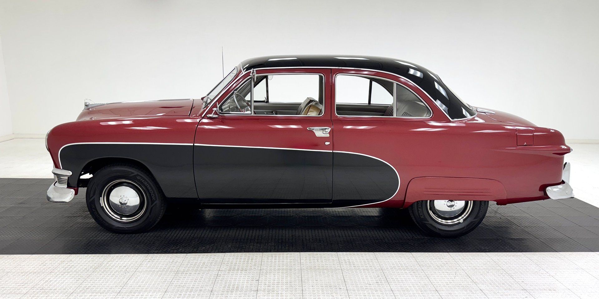 1950 Ford Tudor Sedan, foto 2