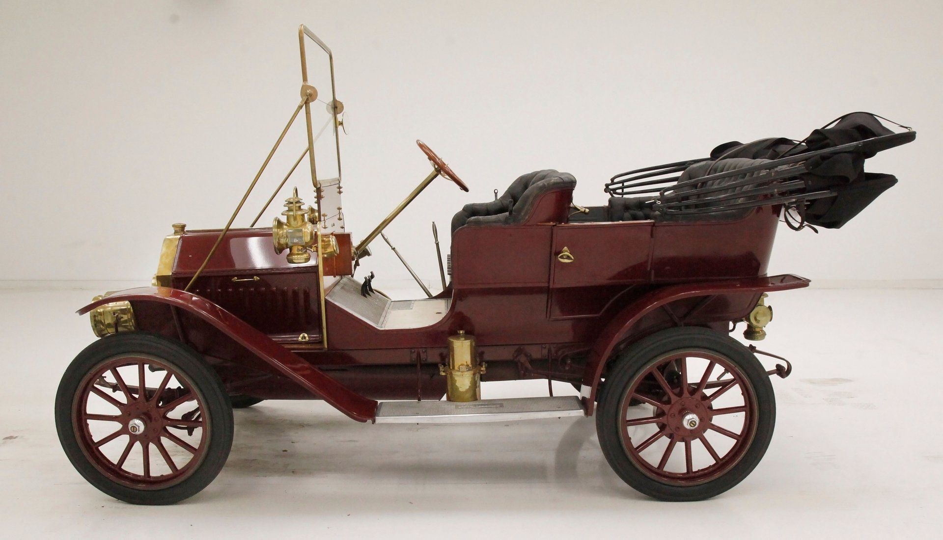 1908 Oldsmobile Series 20 4 Passenger Touring Sedan, foto 3