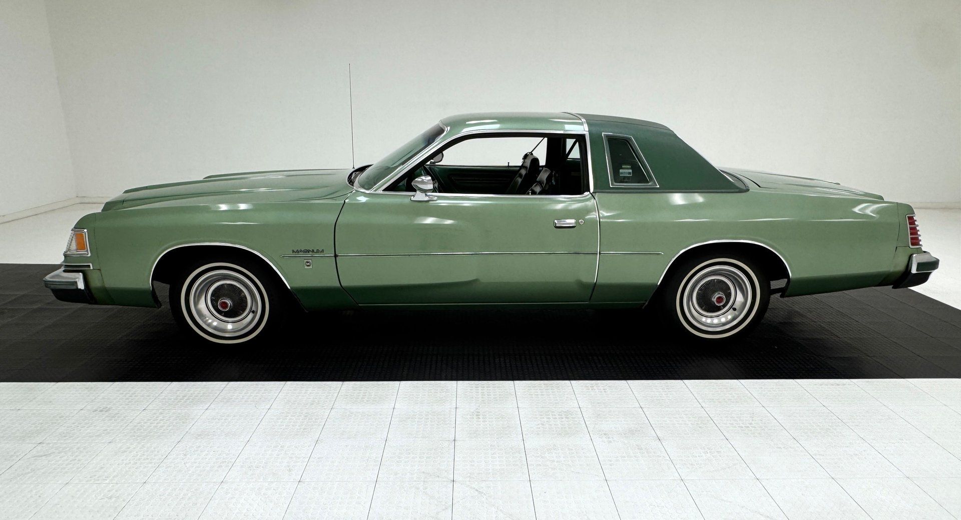 1978 Dodge Magnum XE 2 Door Hardtop, foto 2
