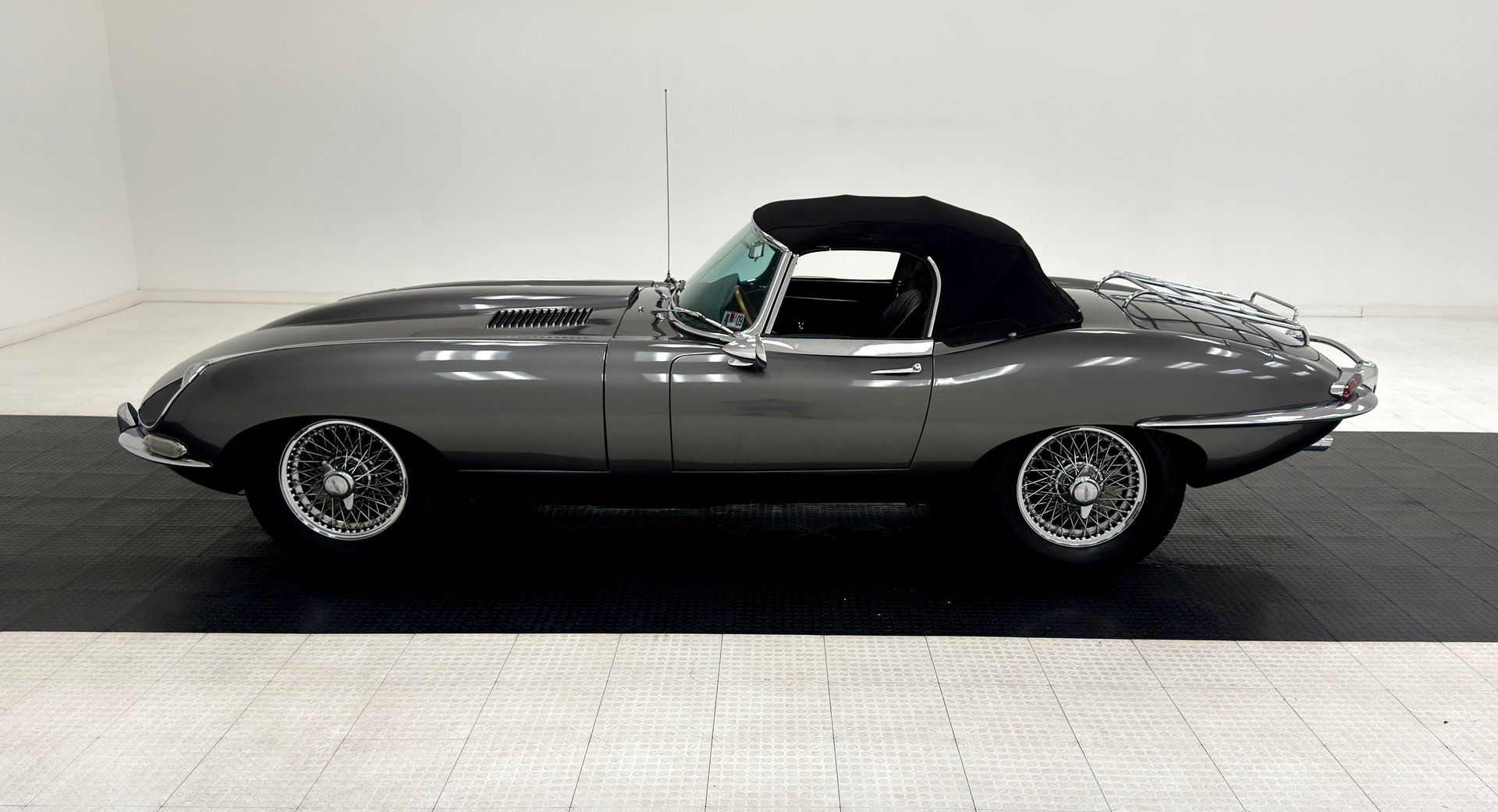 1967 Jaguar XKE Series 1 Roadster, foto 3