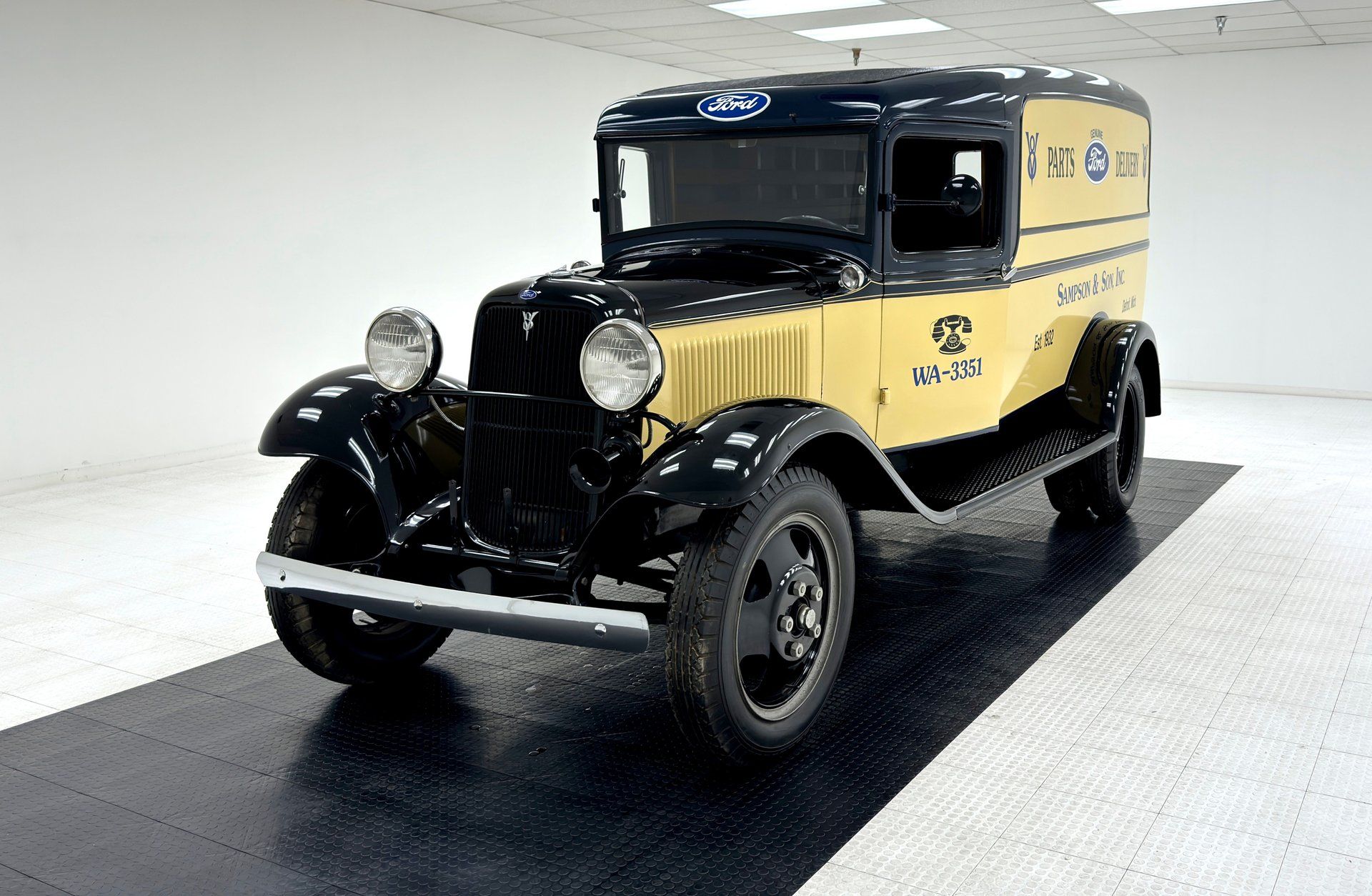 1932 Ford Model BB 1 1/2 Ton Panel Delivery, foto 1