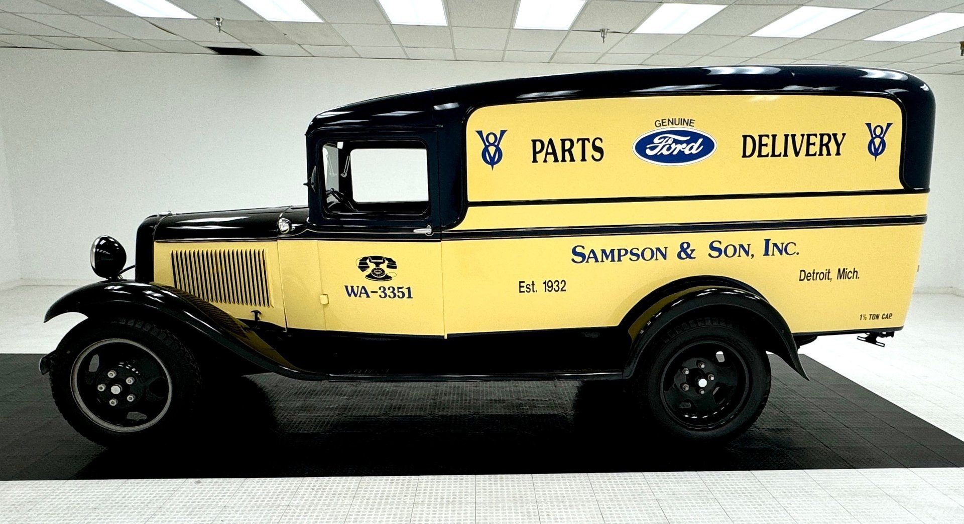 1932 Ford Model BB 1 1/2 Ton Panel Delivery, foto 2
