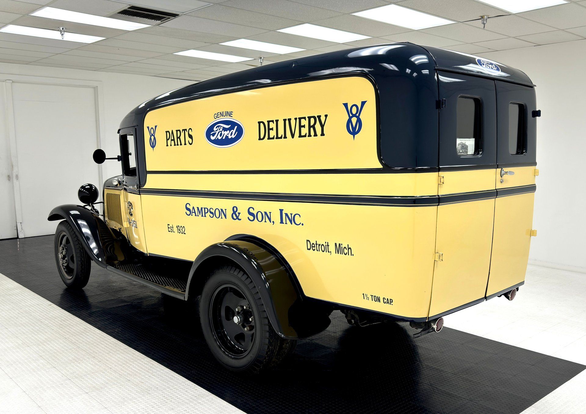 1932 Ford Model BB 1 1/2 Ton Panel Delivery, foto 3