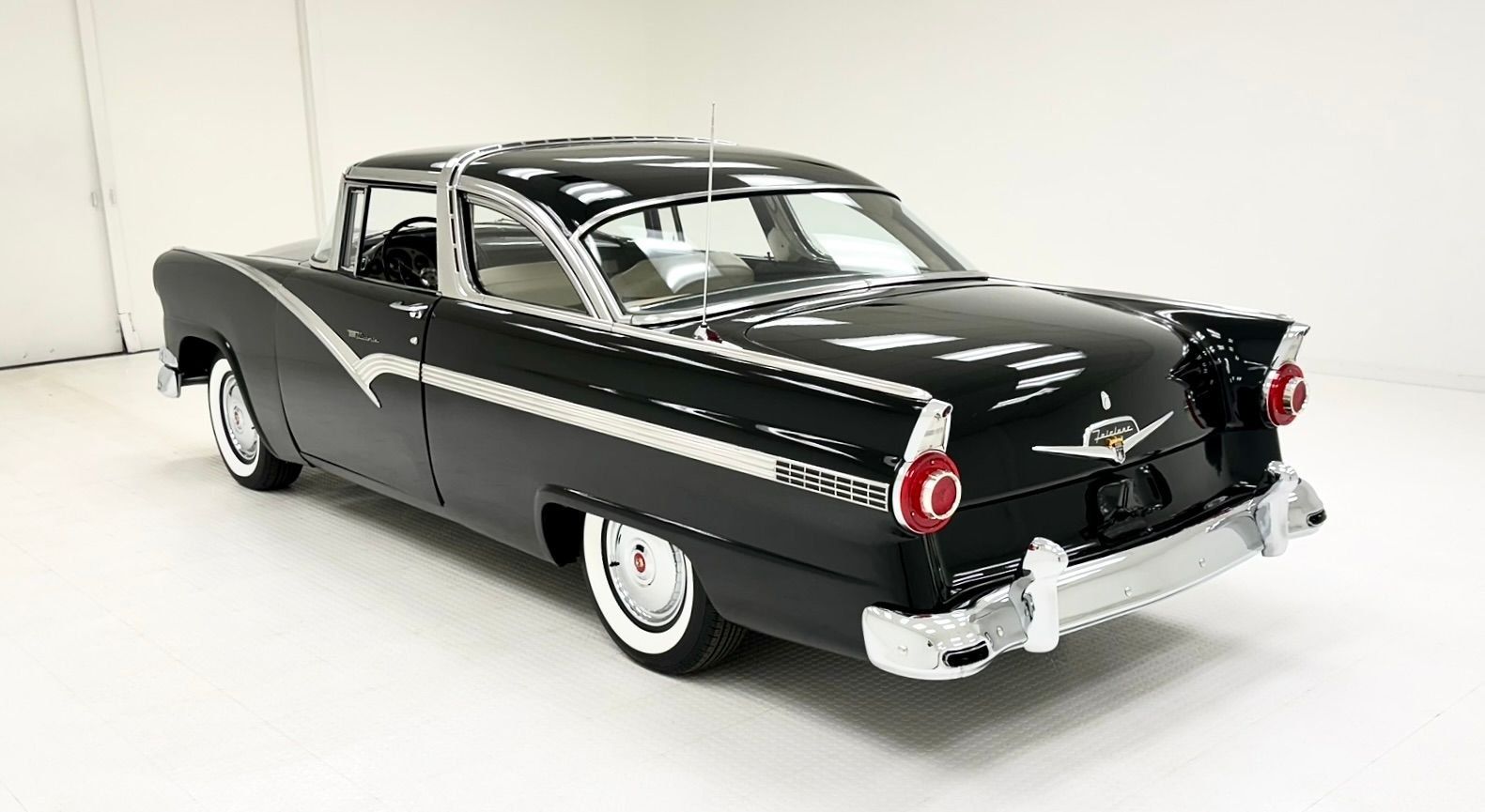 1956 Ford Fairlane Crown Victoria 2 Door Hardtop, foto 3