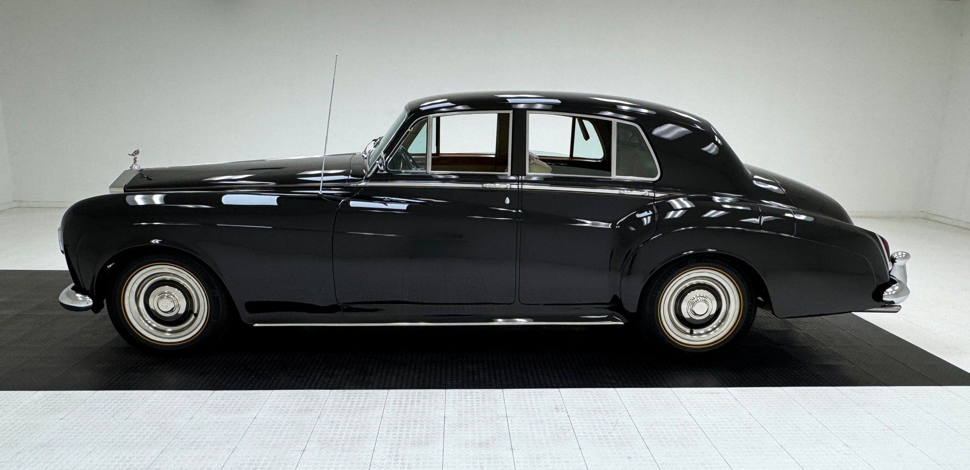 1964 Rolls-Royce Silver Cloud III Saloon, foto 2
