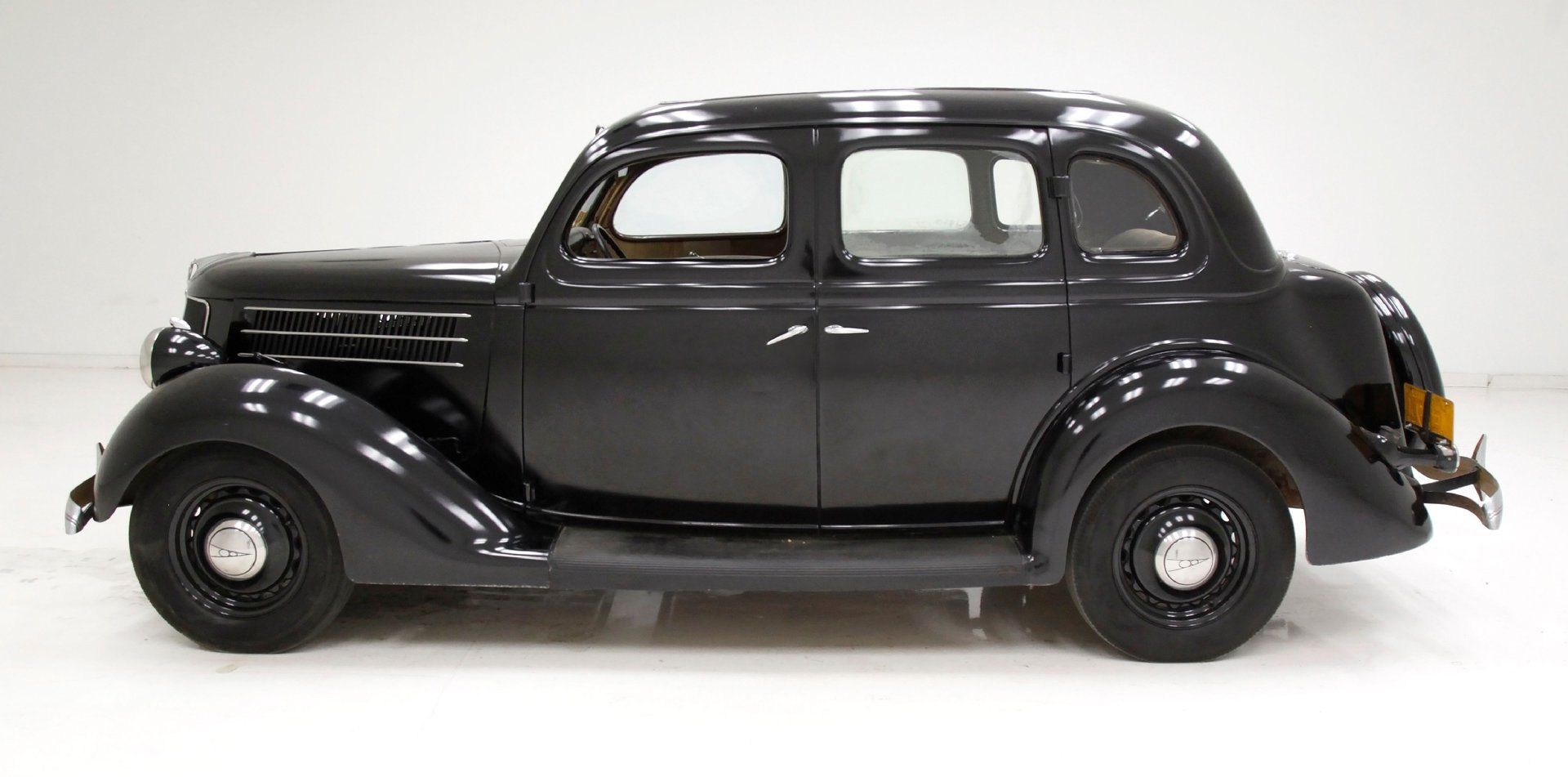1936 Ford Fordor Standard Sedan, foto 2