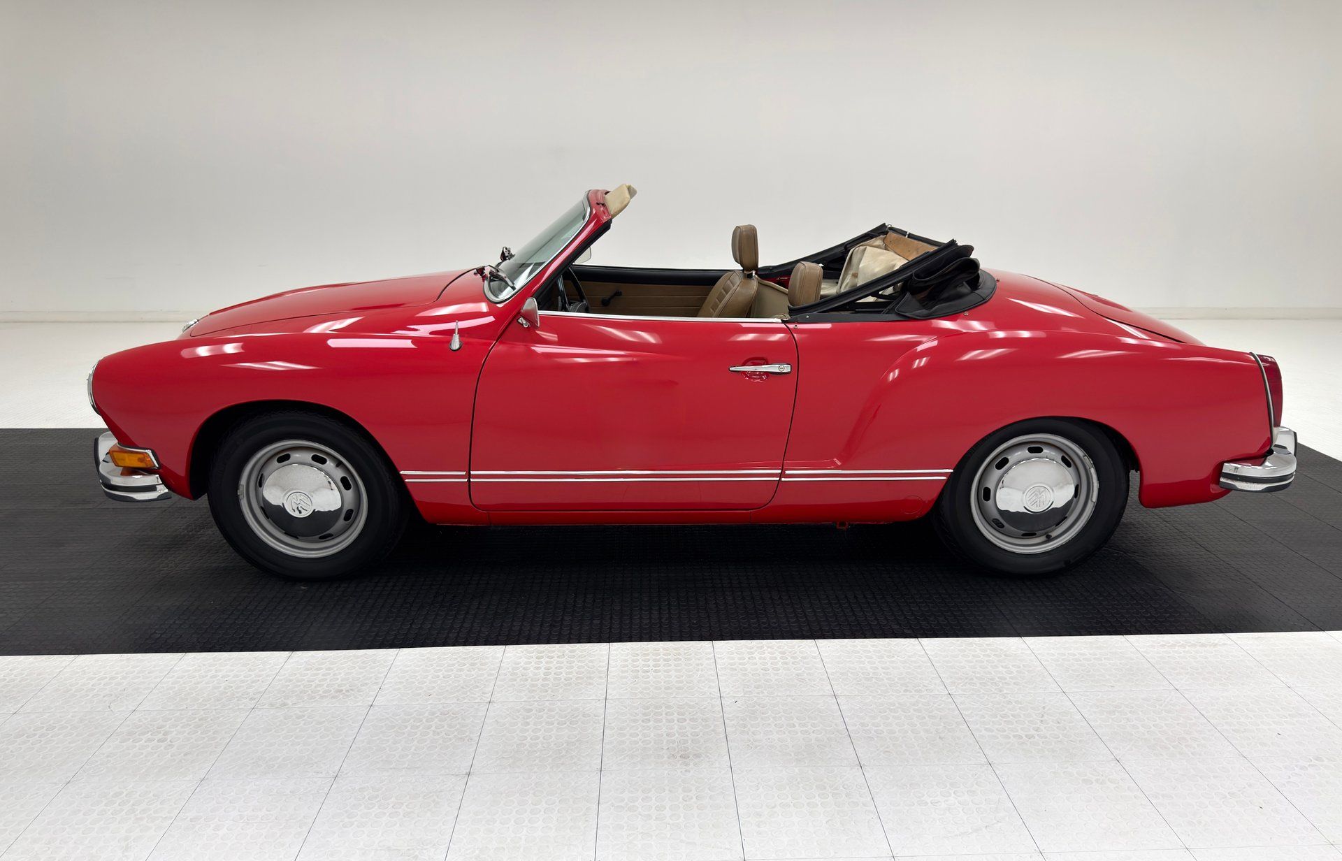 1973 Volkswagen Karmann Ghia Convertible, foto 4