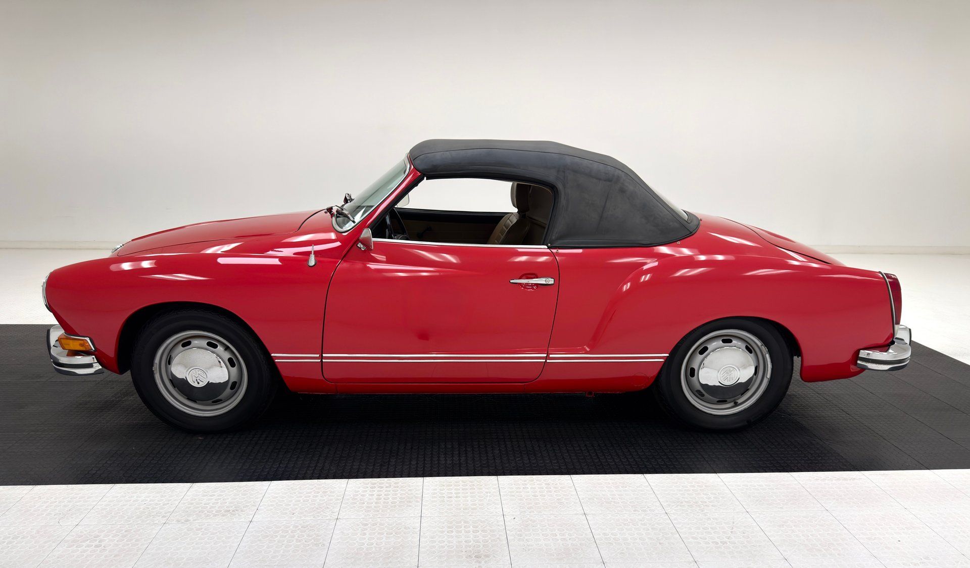 1973 Volkswagen Karmann Ghia Convertible, foto 3