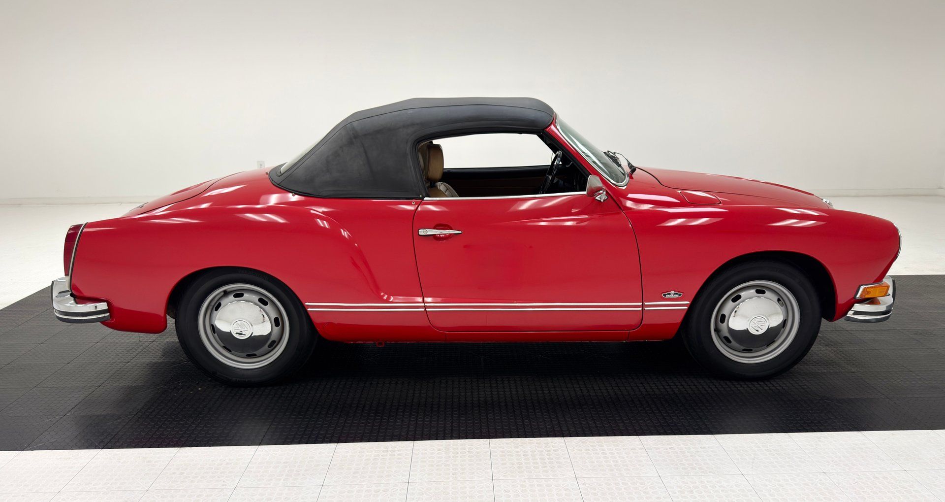 1973 Volkswagen Karmann Ghia Convertible, foto 9