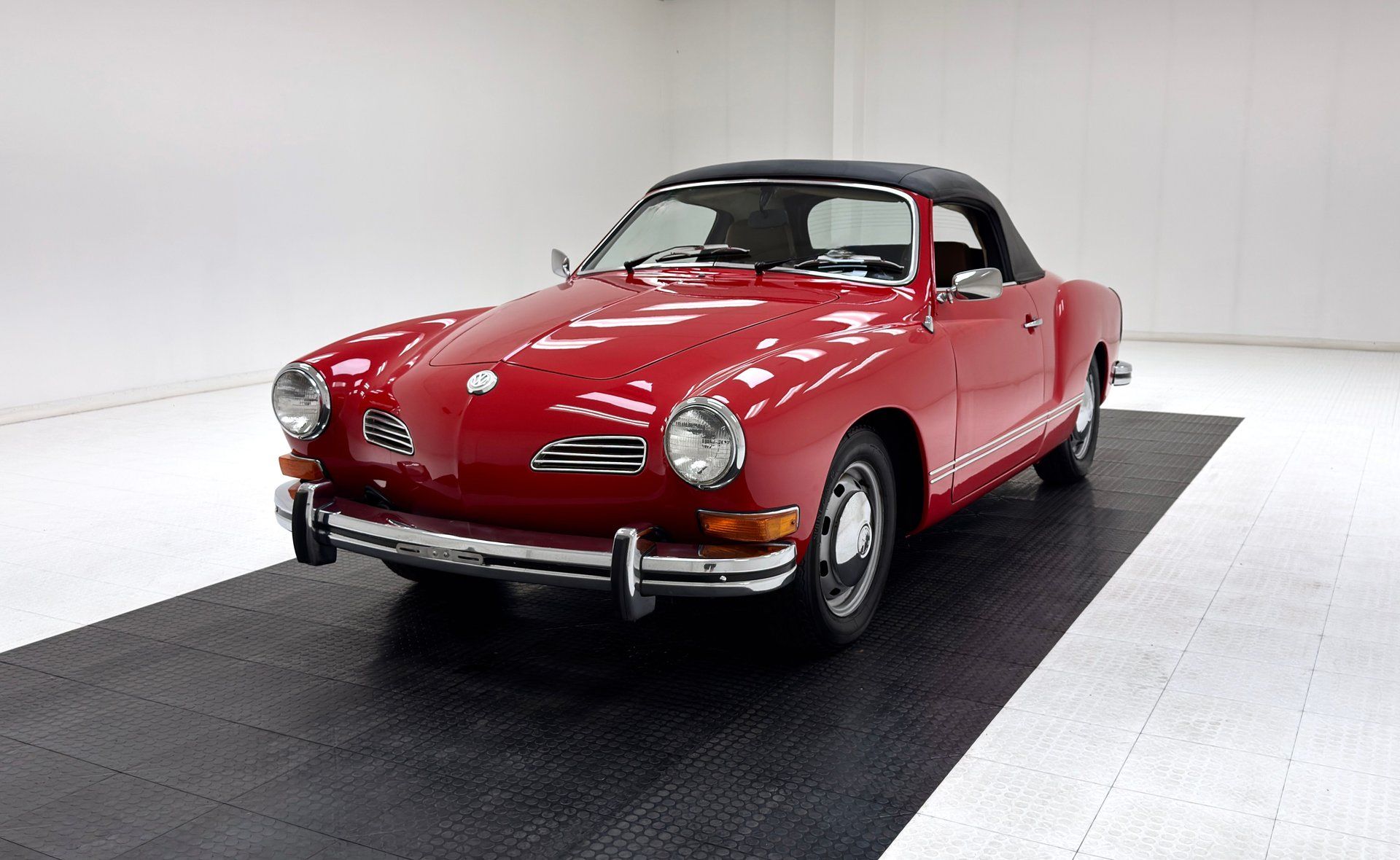 1973 Volkswagen Karmann Ghia Convertible, foto 1