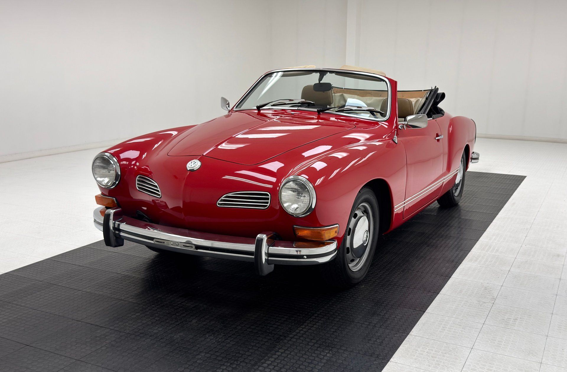 1973 Volkswagen Karmann Ghia Convertible, foto 2
