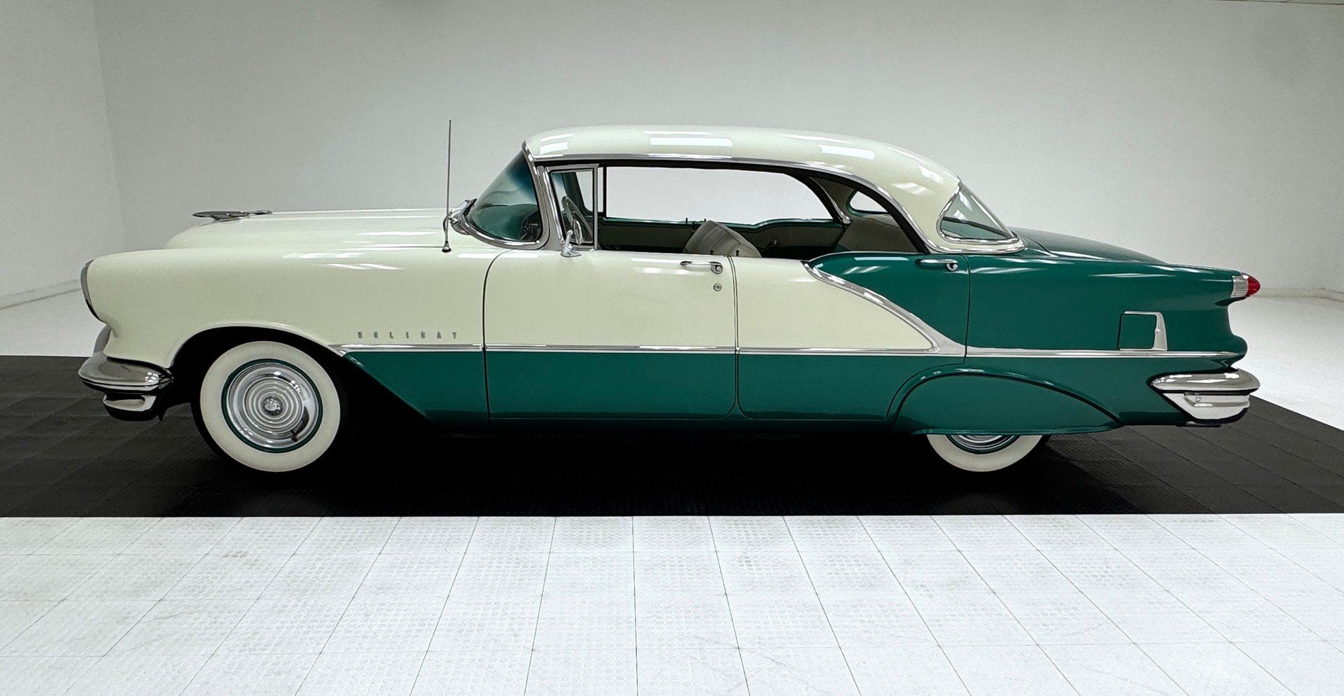 1956 Oldsmobile 88 Holiday 4 Door Hardtop, foto 2