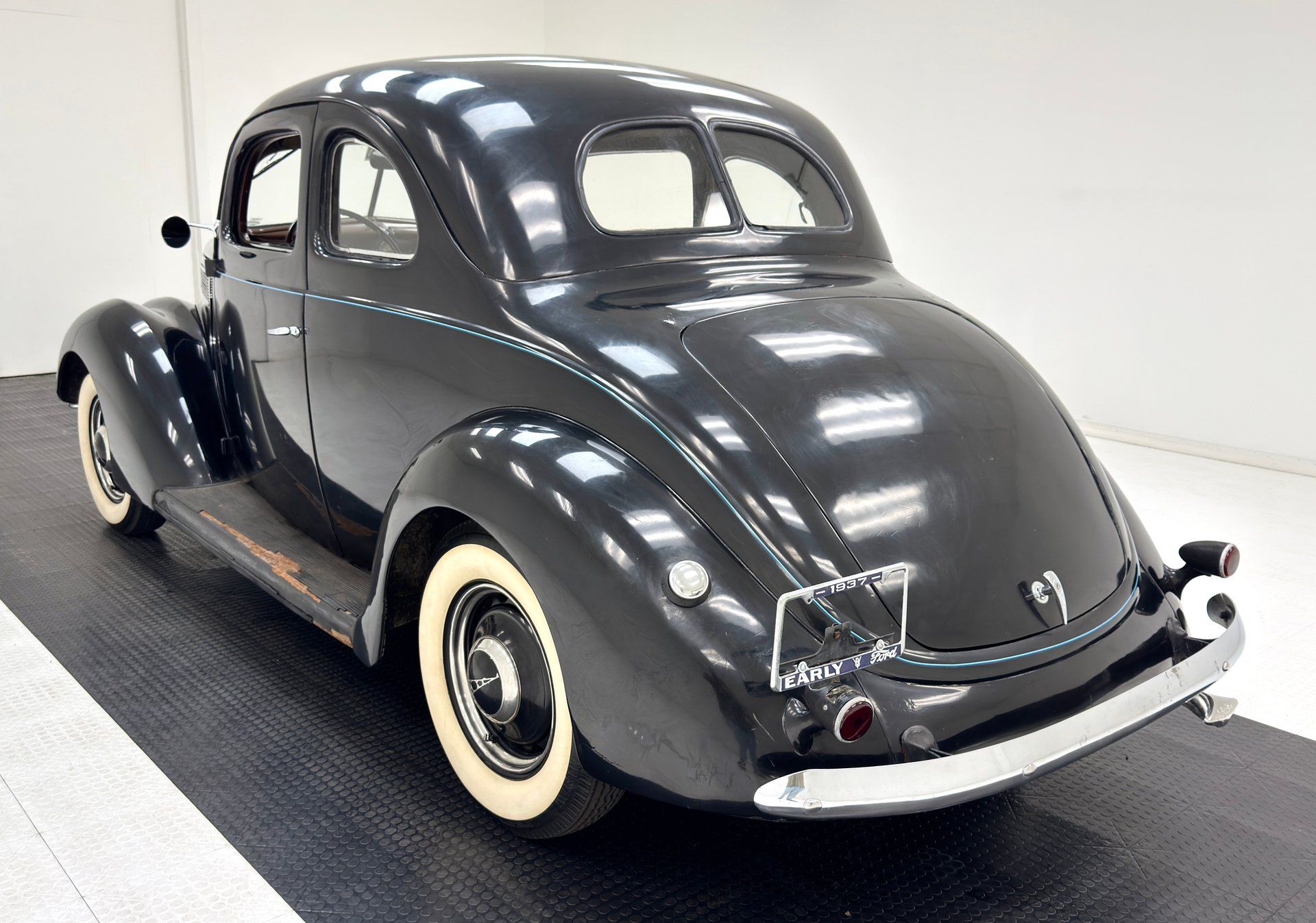 1937 Ford 85 Deluxe Club Coupe, foto 3