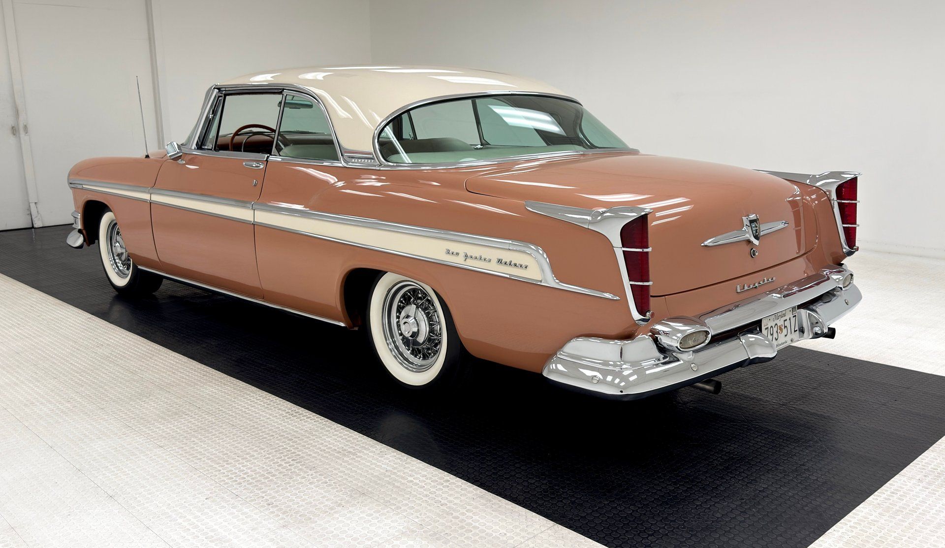 1955 Chrysler New Yorker Deluxe Hardtop, foto 3