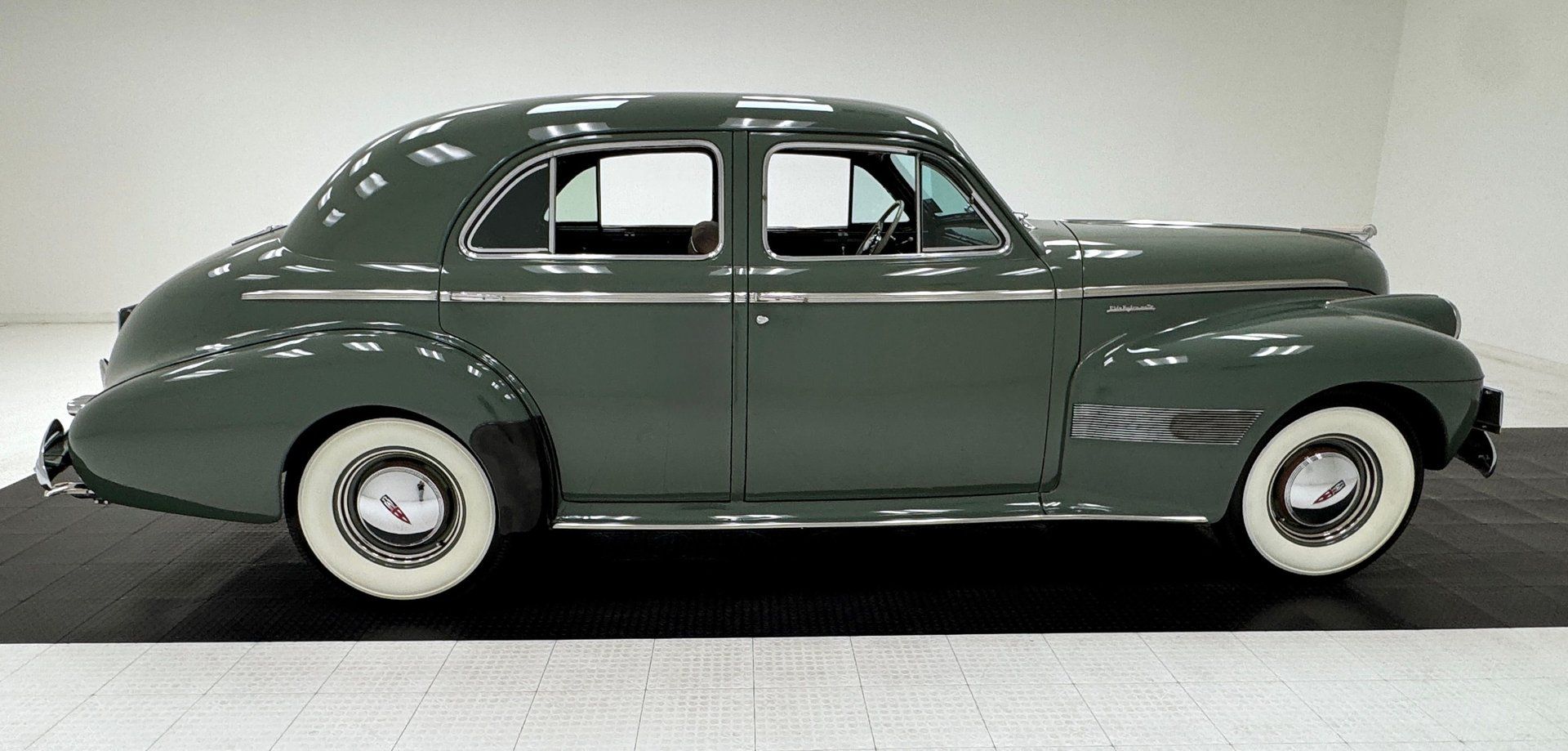 1940 Oldsmobile Series 90 Custom Cruiser 4 Door Touring Seda, foto 6