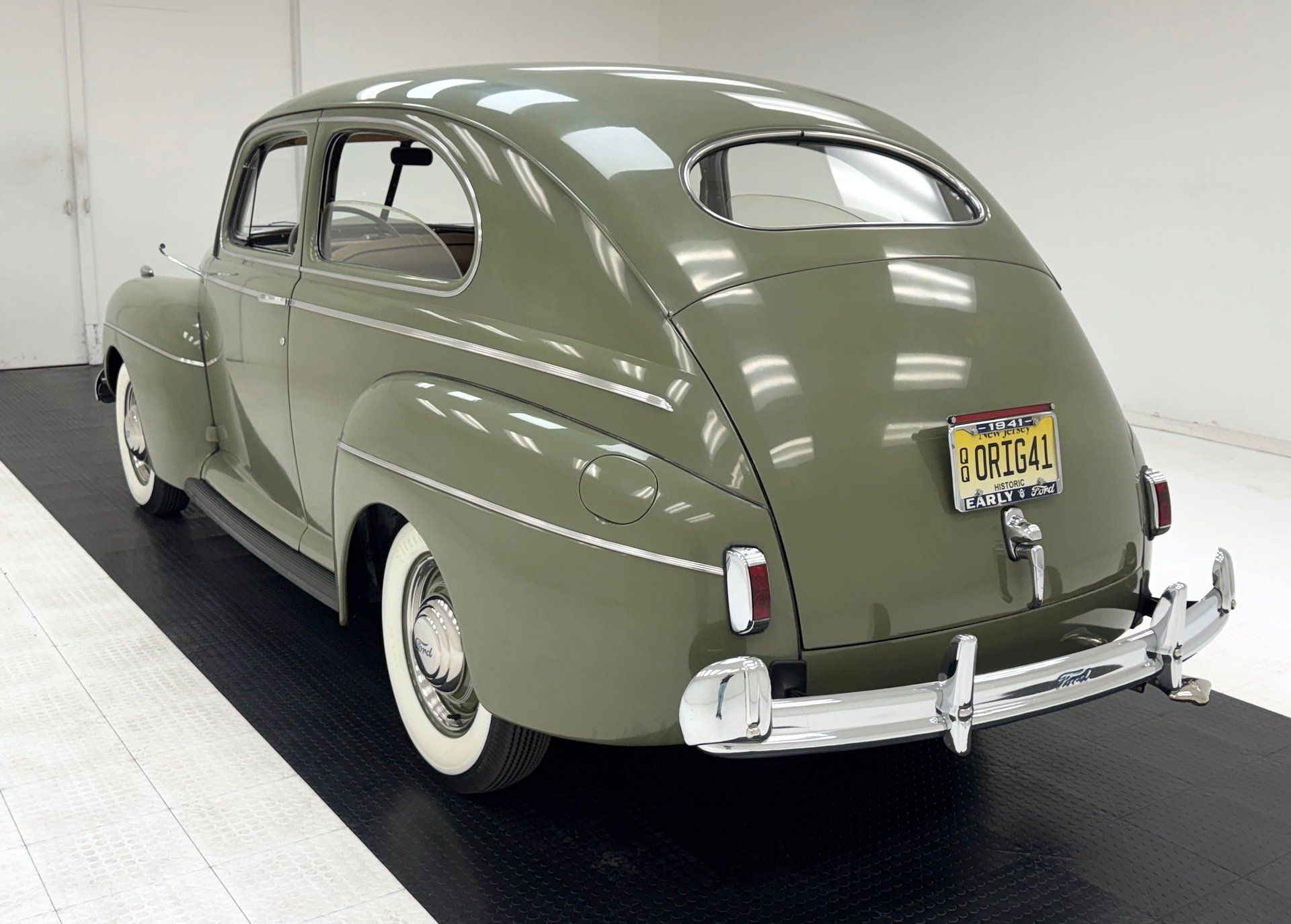 1941 Ford Super Deluxe Tudor Sedan, foto 3