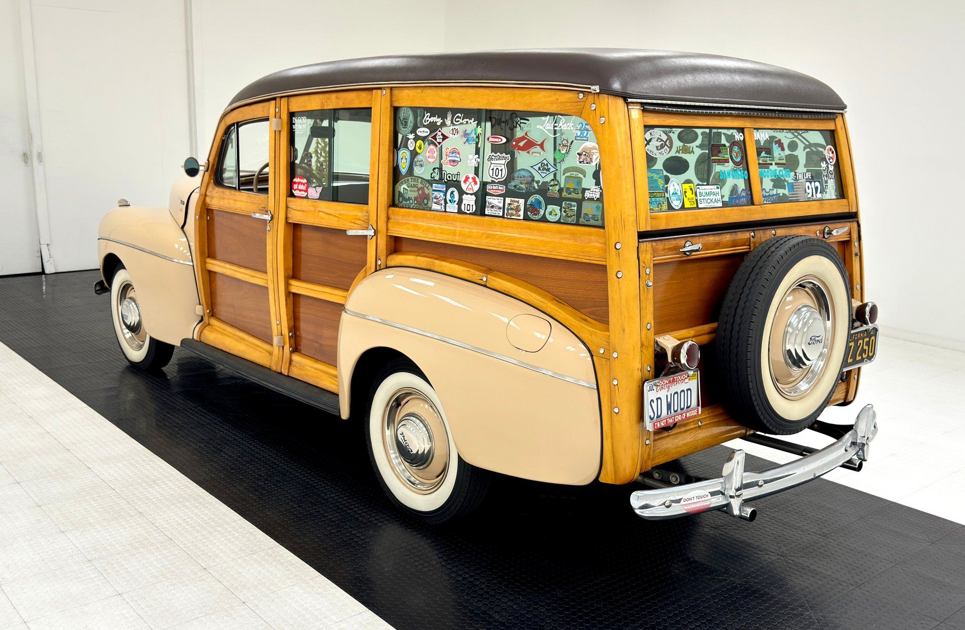 1941 Ford Super Deluxe Woody Station Wagon, foto 3