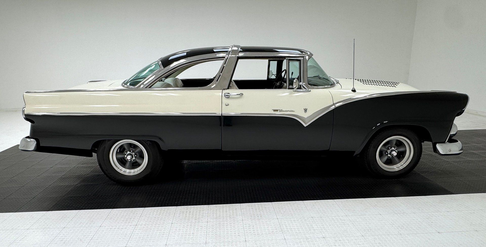 1955 Ford Fairlane Crown Victoria 2 Door Hardtop, foto 6