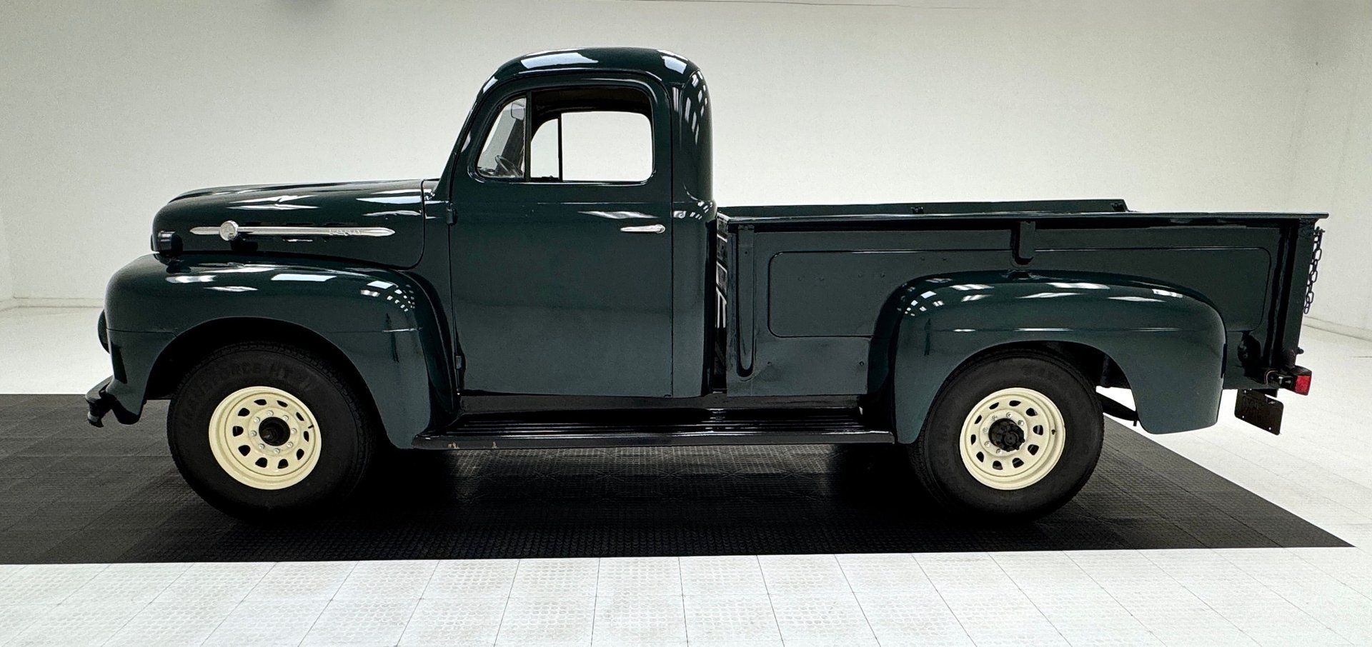1952 Ford F3 3/4 Ton HD Long Bed Pickup, foto 2