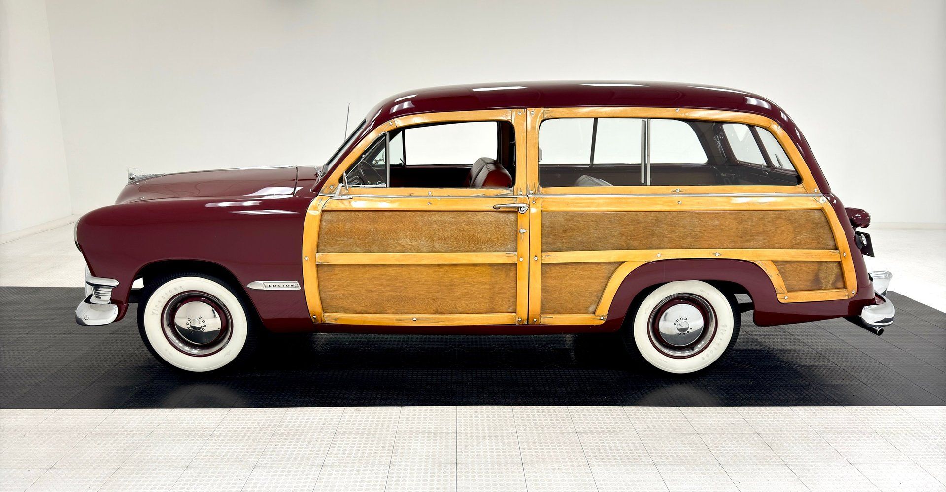 1950 Ford Custom Deluxe Country Squire Woody Station Wagon, foto 2