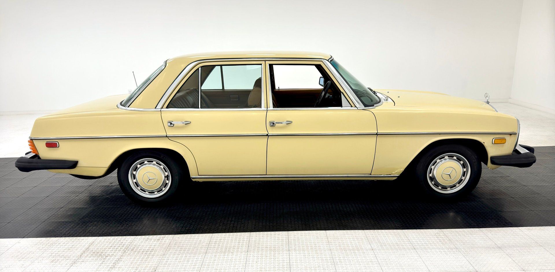 1975 Mercedes-Benz 300D Sedan, foto 6