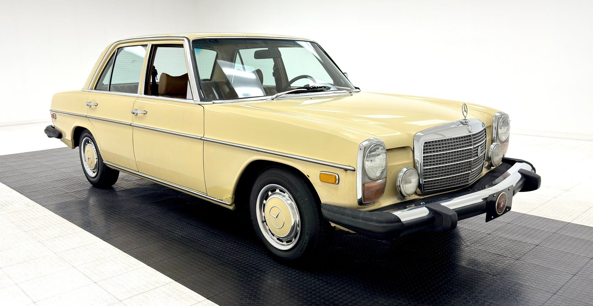 1975 Mercedes-Benz 300D Sedan, foto 7