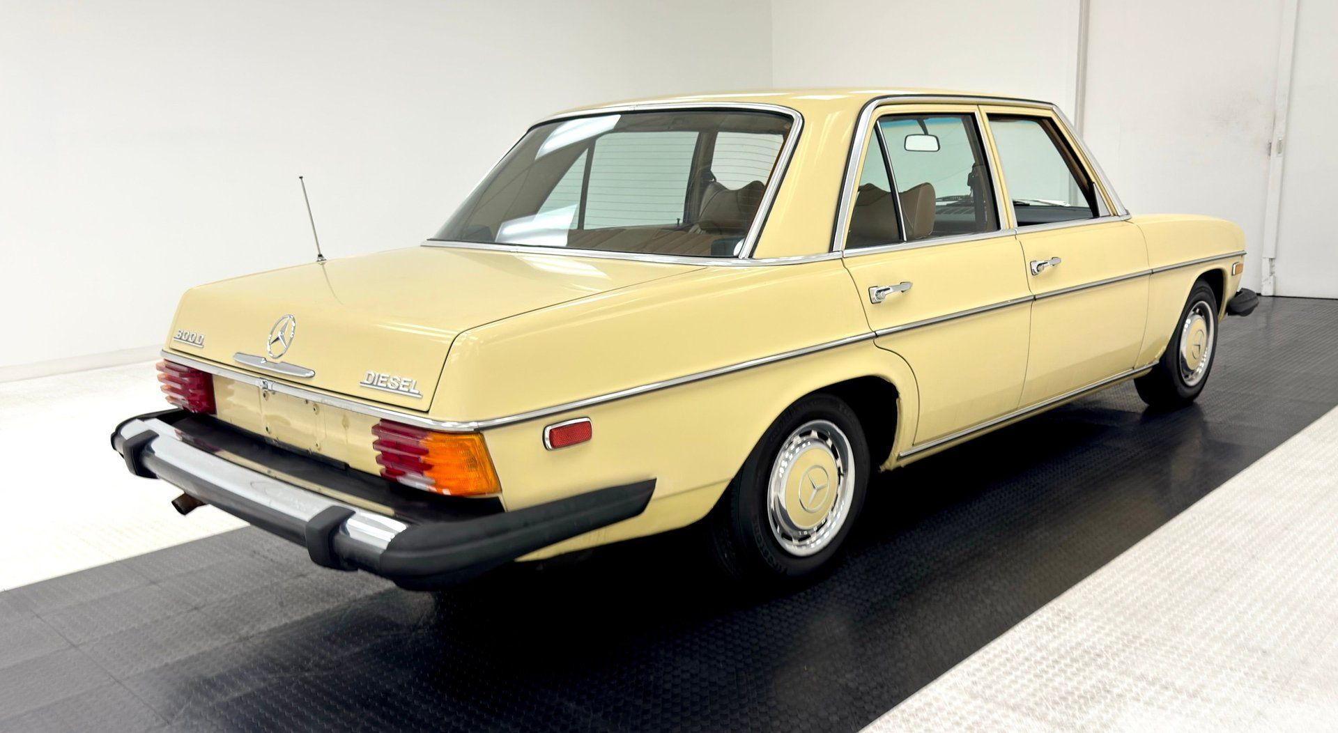 1975 Mercedes-Benz 300D Sedan, foto 5