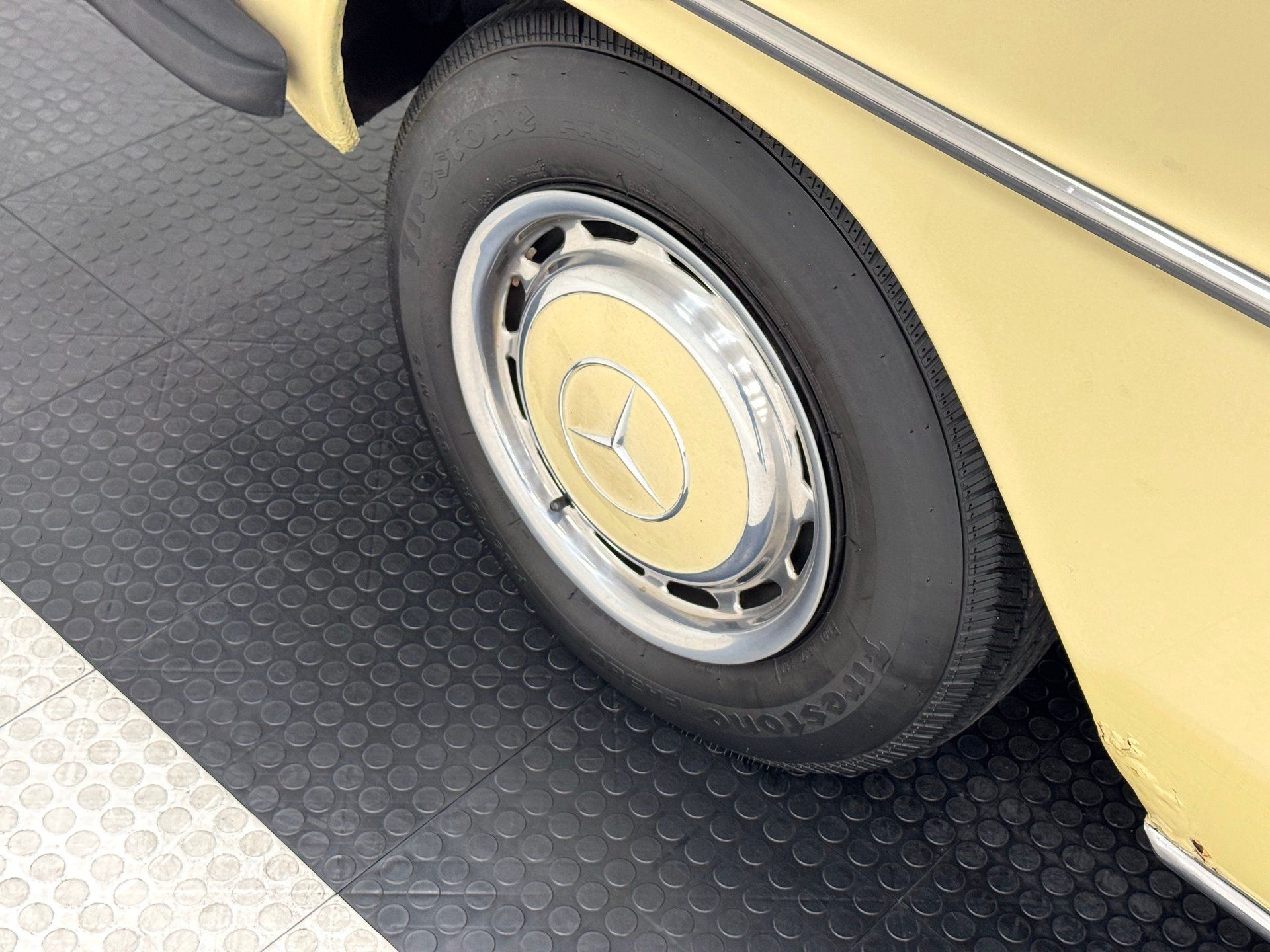 1975 Mercedes-Benz 300D Sedan, foto 12
