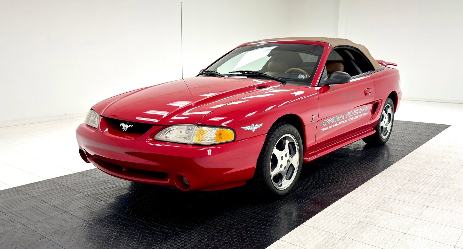 1994 Ford Mustang Cobra Convertible Pace Car, foto 1