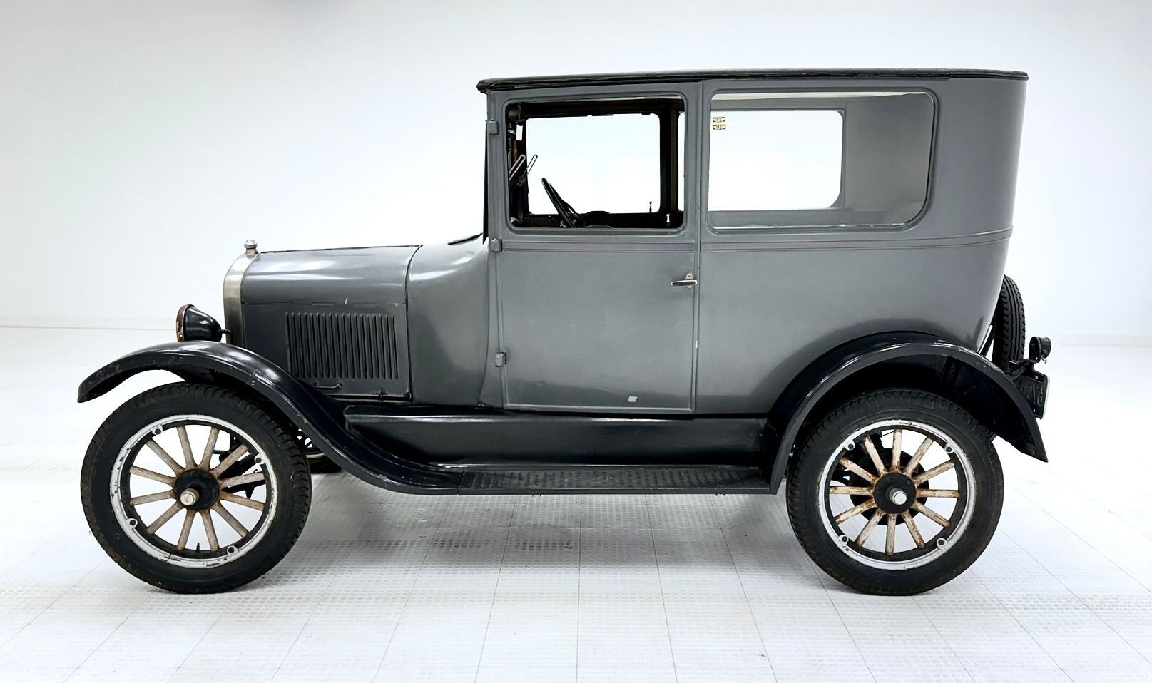 1927 Ford Model T Tudor Sedan, foto 2