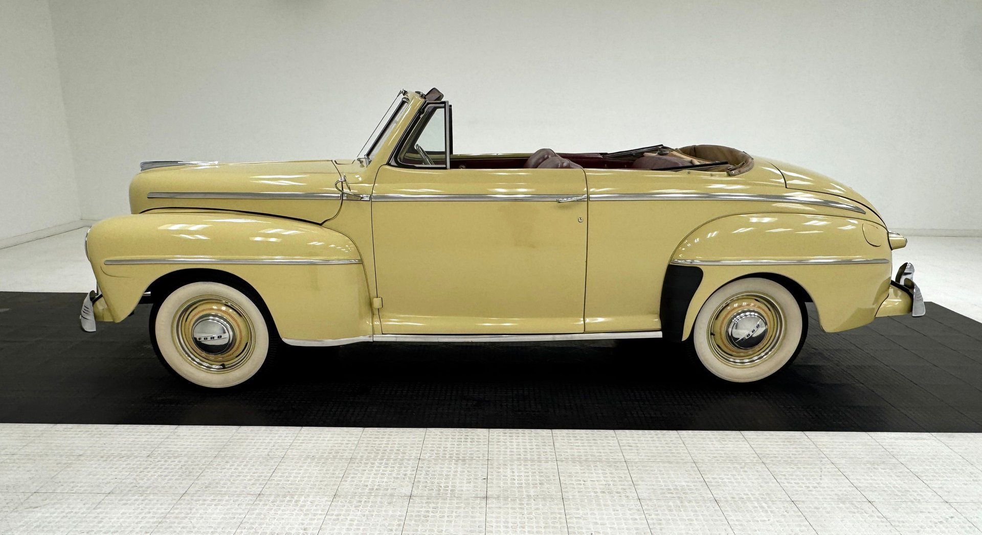 1947 Ford Super Deluxe Convertible, foto 4