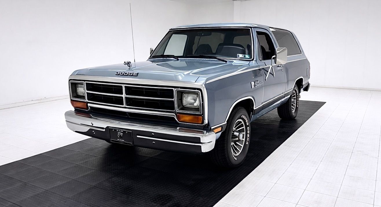 1987 Dodge Ramcharger 150 LE, foto 1