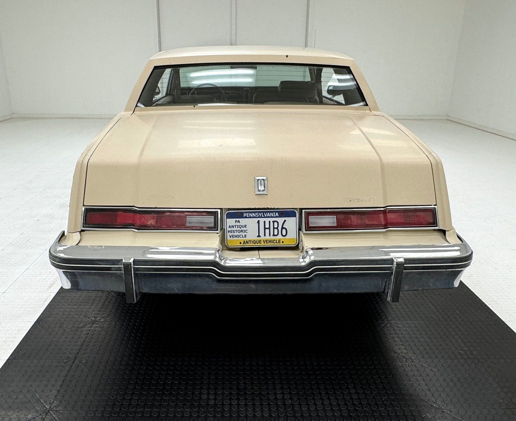 1985 Oldsmobile Toronado Brougham 2 Door Hardtop, foto 4