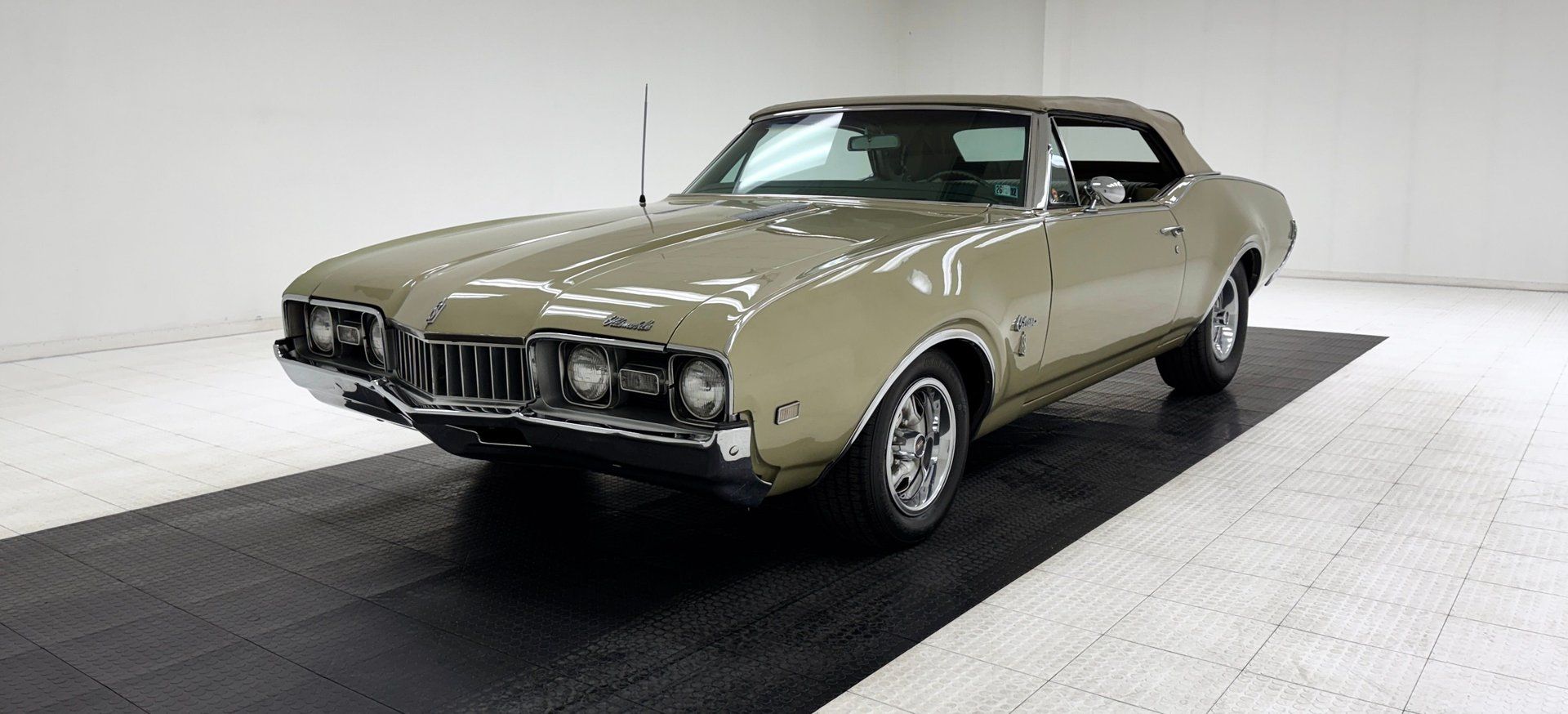 1968 Oldsmobile Cutlass S Convertible, foto 1