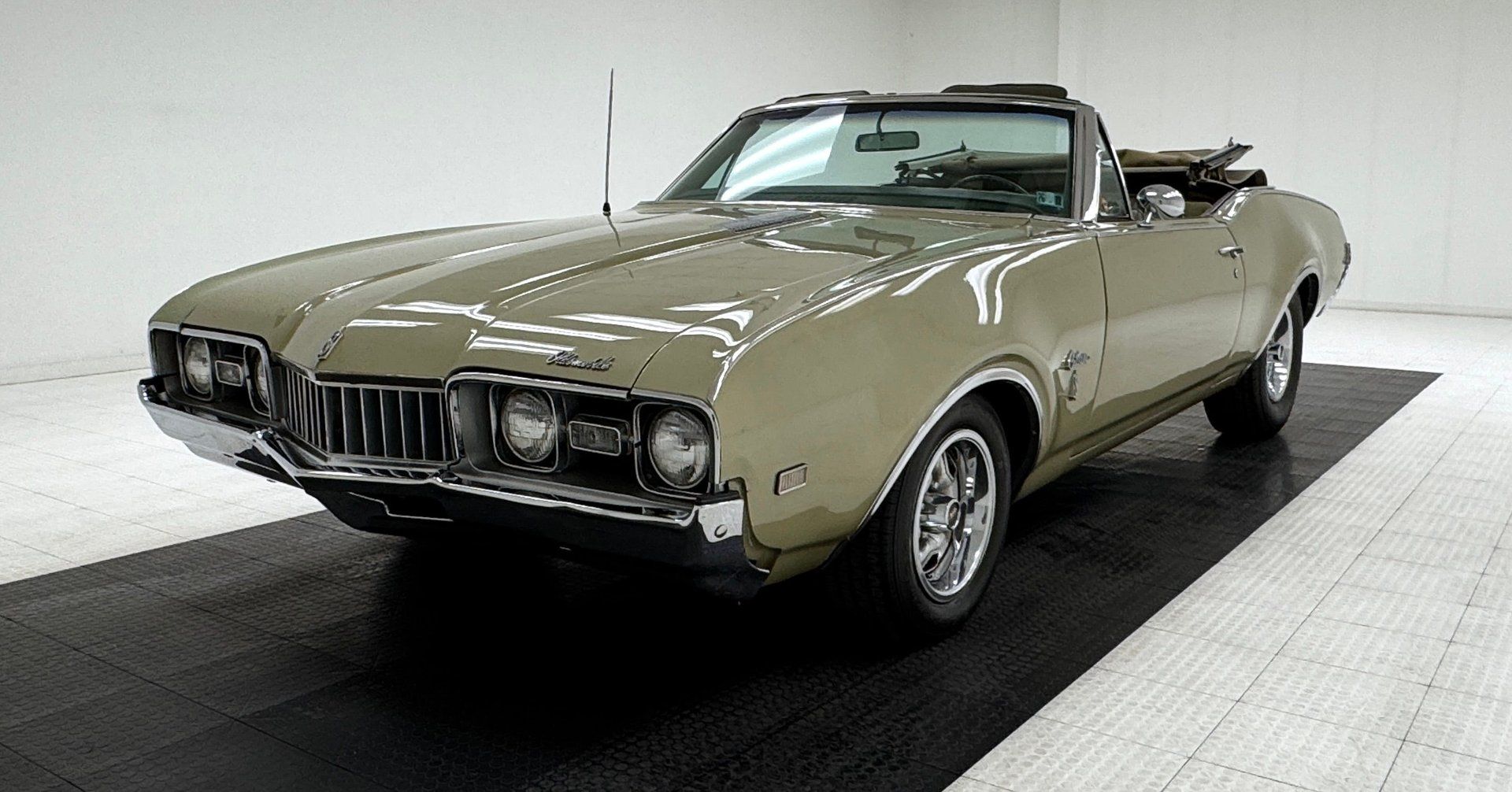 1968 Oldsmobile Cutlass S Convertible, foto 2